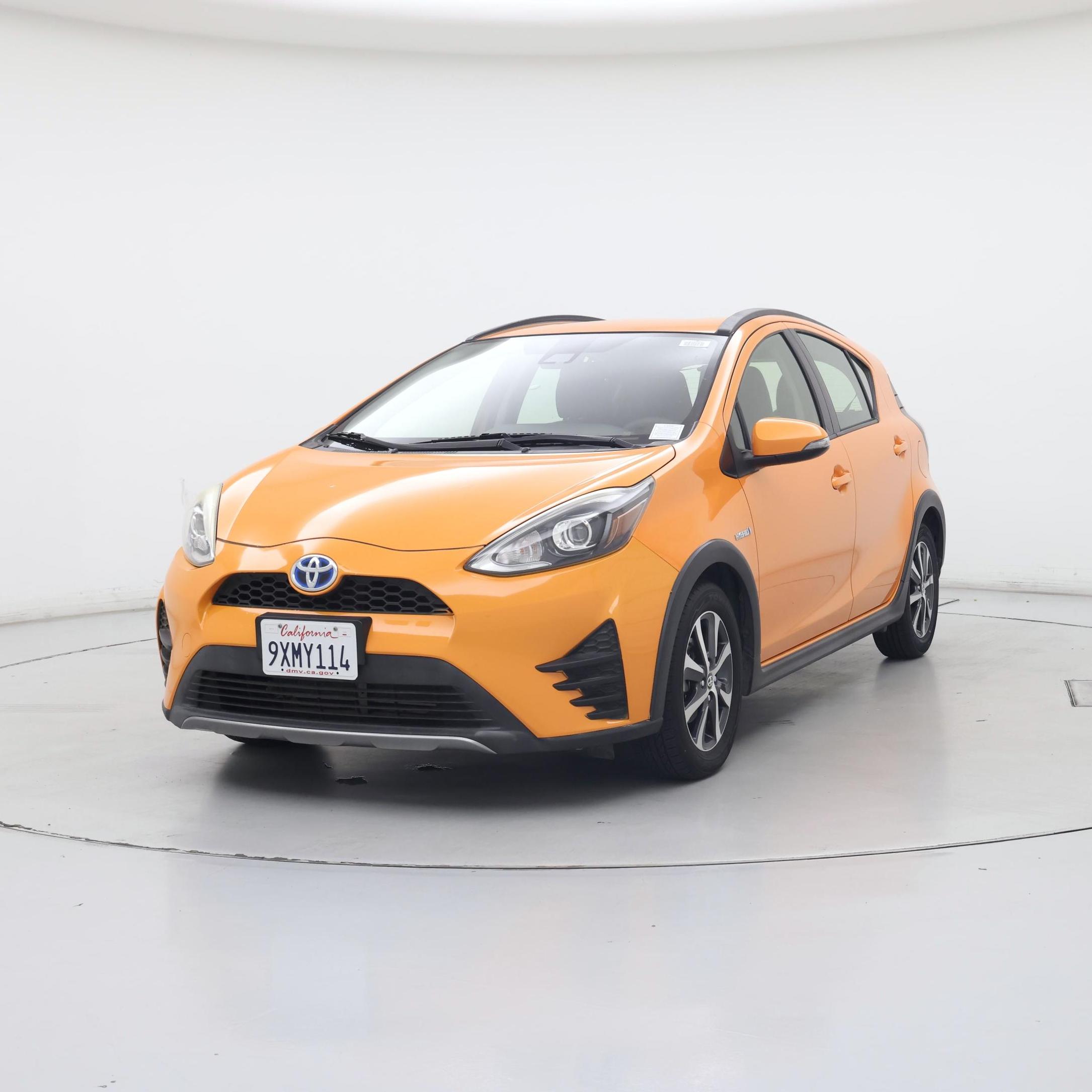 Thumbnail: 2018 Toyota Prius c - 4