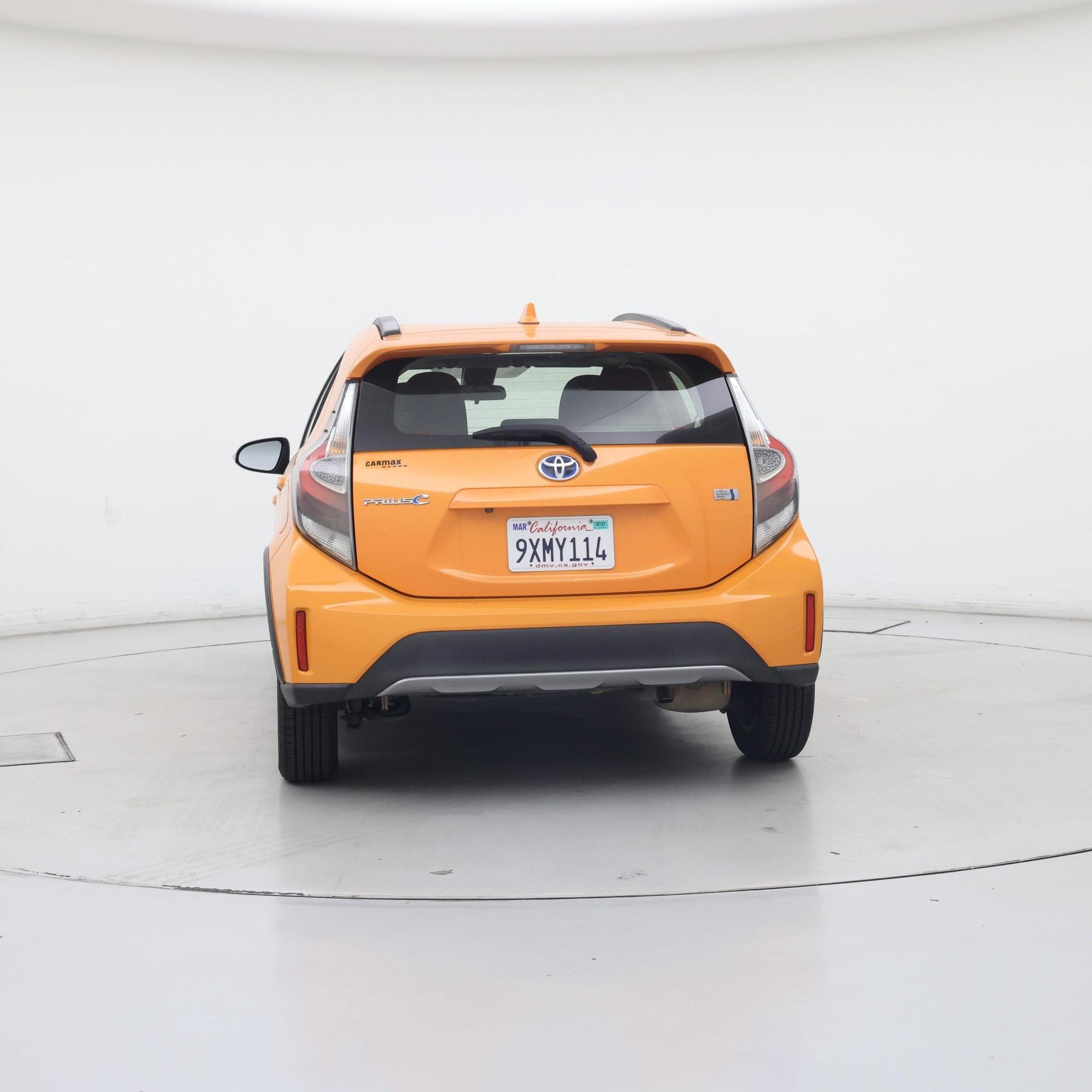 Thumbnail: 2018 Toyota Prius c - 6