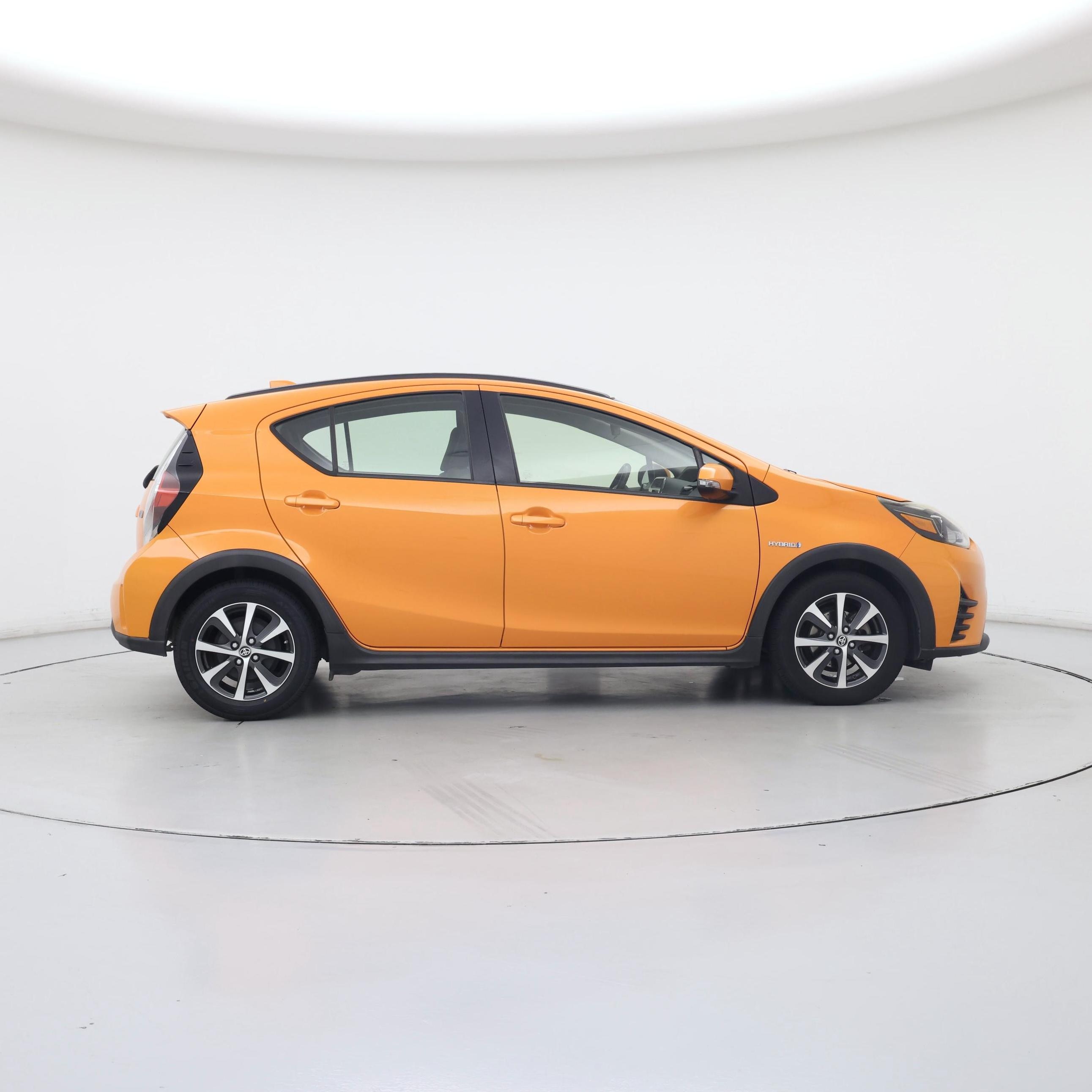Thumbnail: 2018 Toyota Prius c - 7
