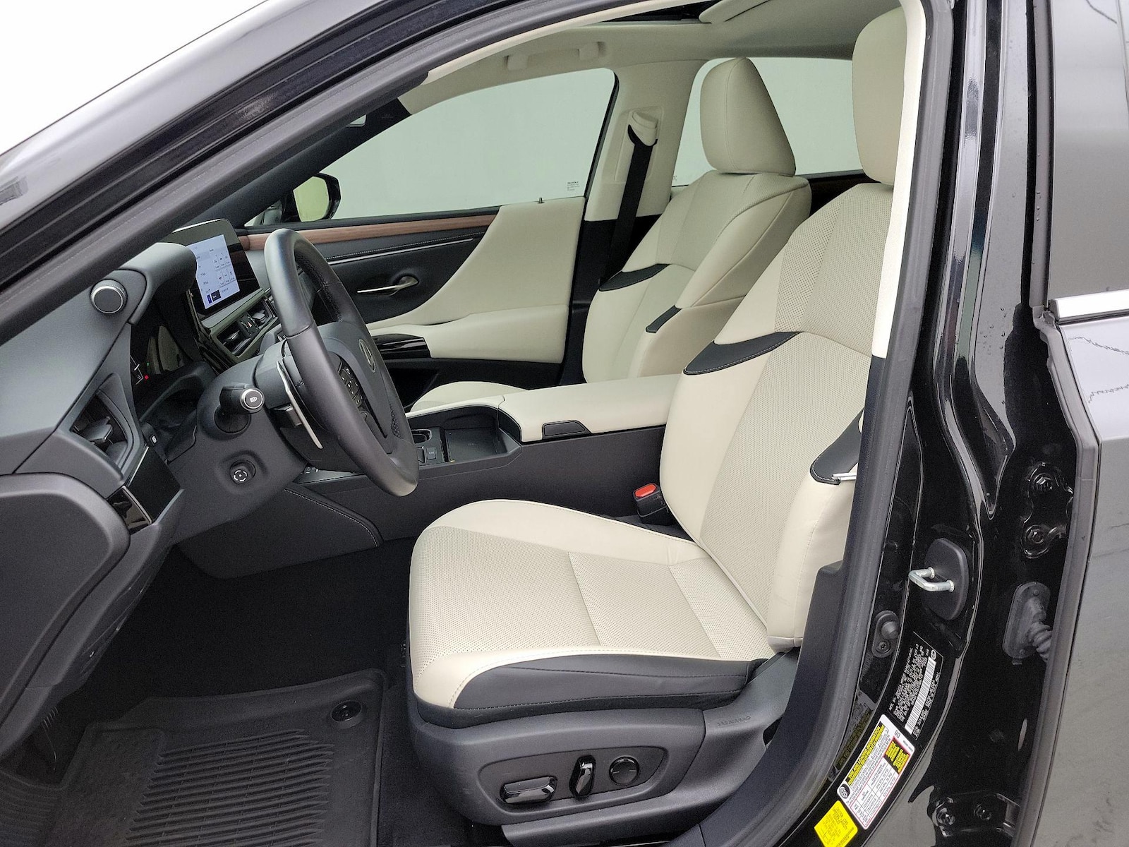 2025 Lexus ES 350 - Photo 12