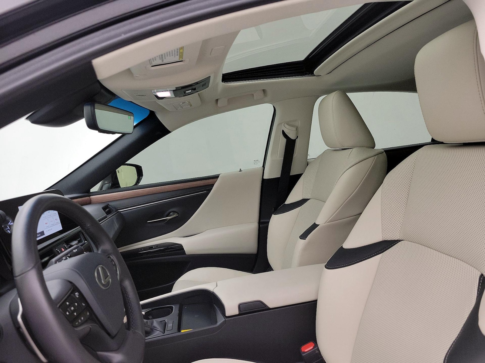2025 Lexus ES 350 - Photo 20
