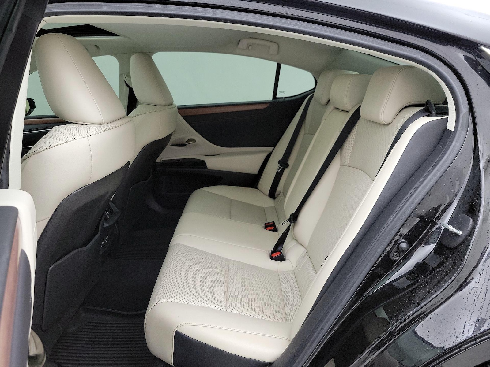 2025 Lexus ES 350 - Photo 21