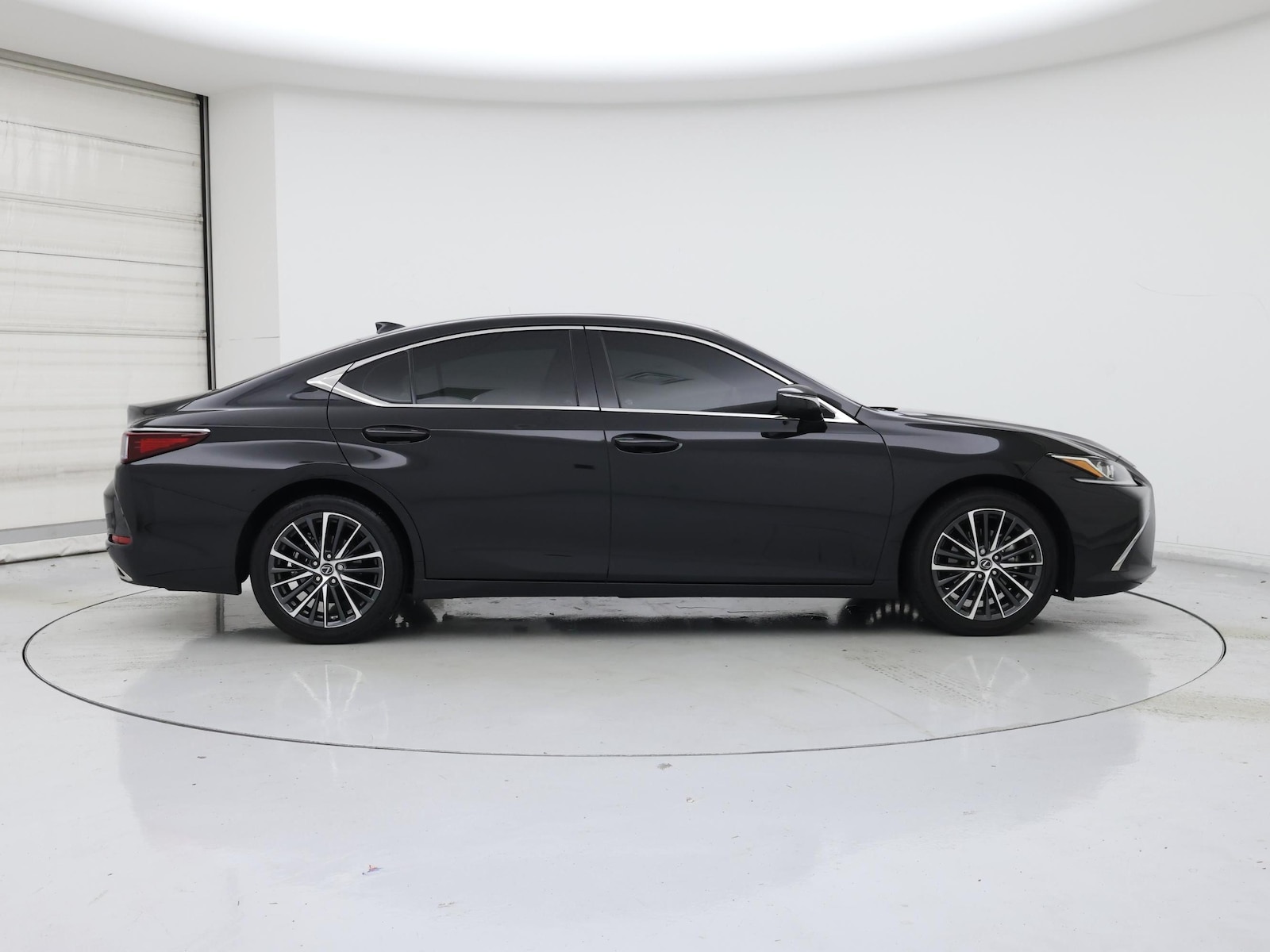 2025 Lexus ES 350 - Photo 8
