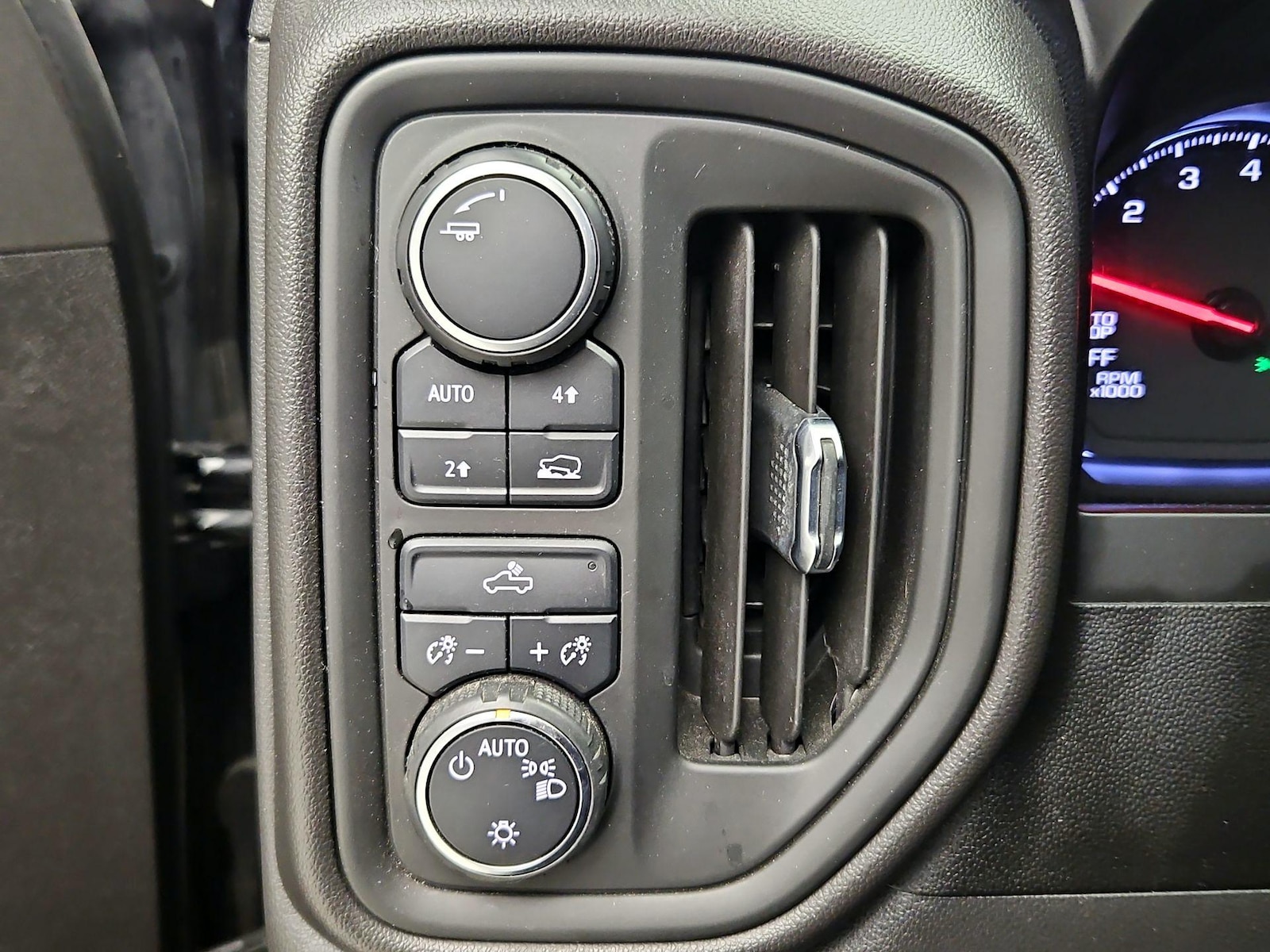 2021 Chevrolet Silverado 1500 Custom - Photo 14