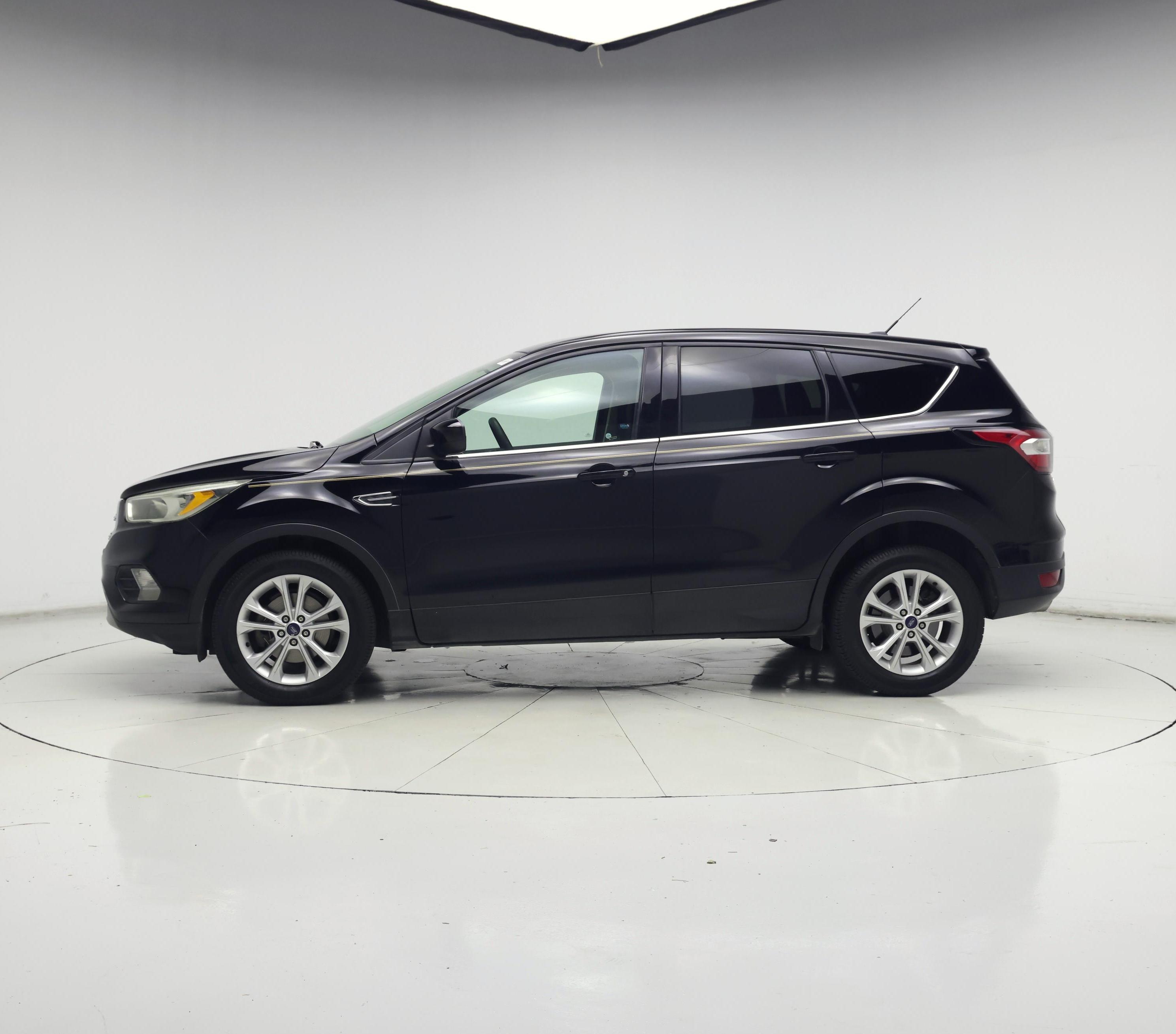 Thumbnail: 2017 Ford Escape - 3