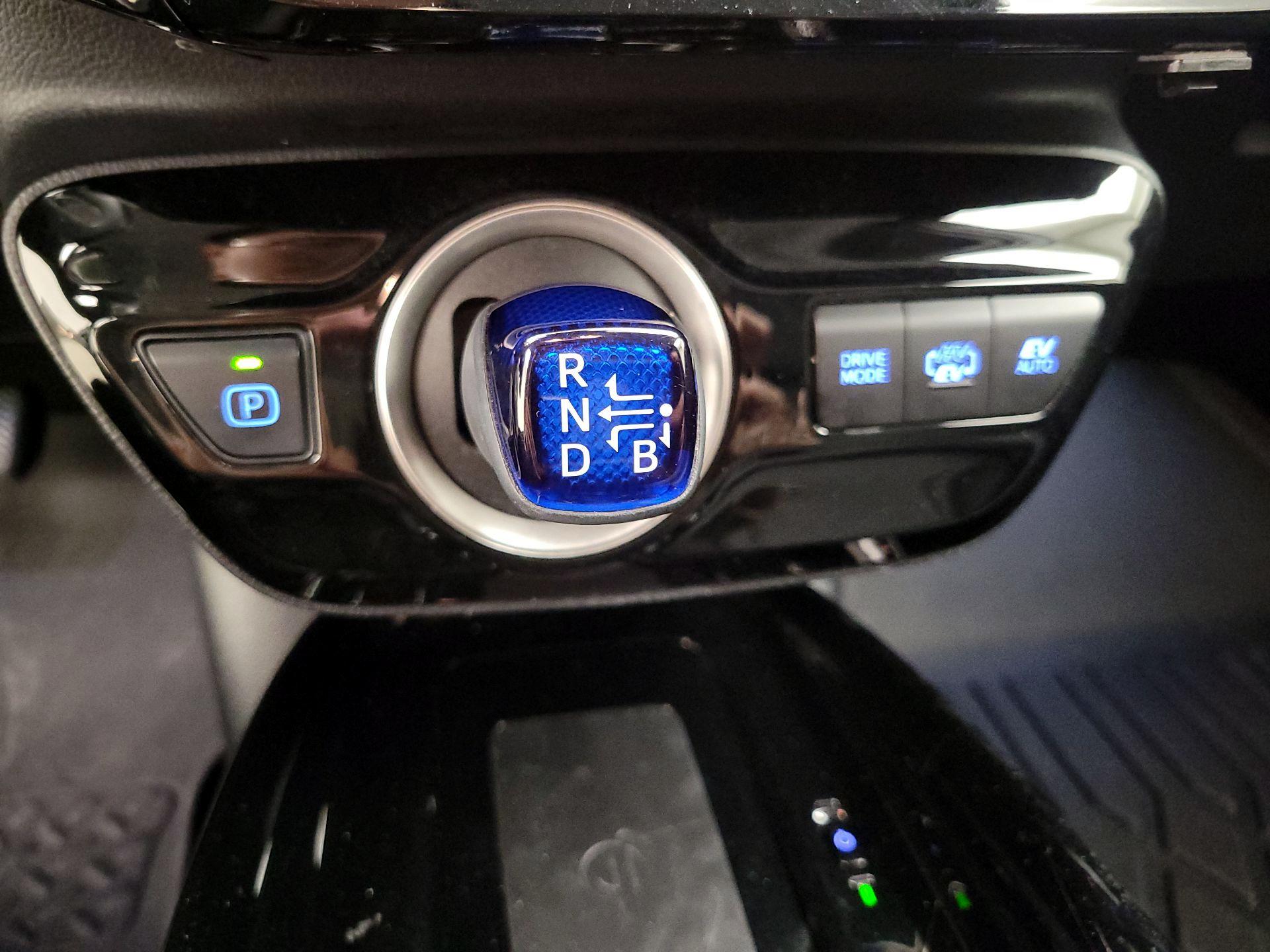 Thumbnail: 2021 Toyota Prius Prime - 16