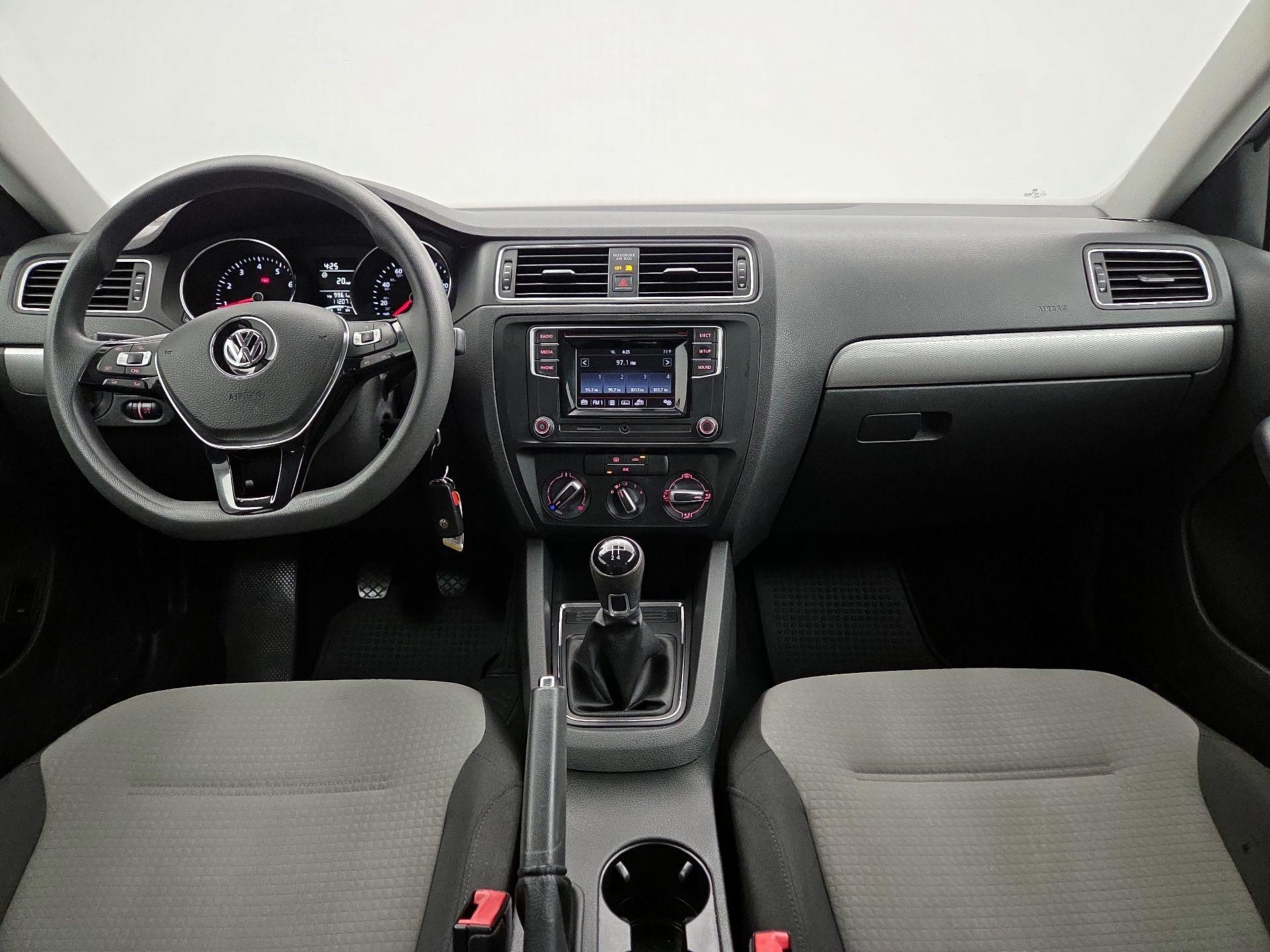 Thumbnail: 2017 Volkswagen Jetta - 9