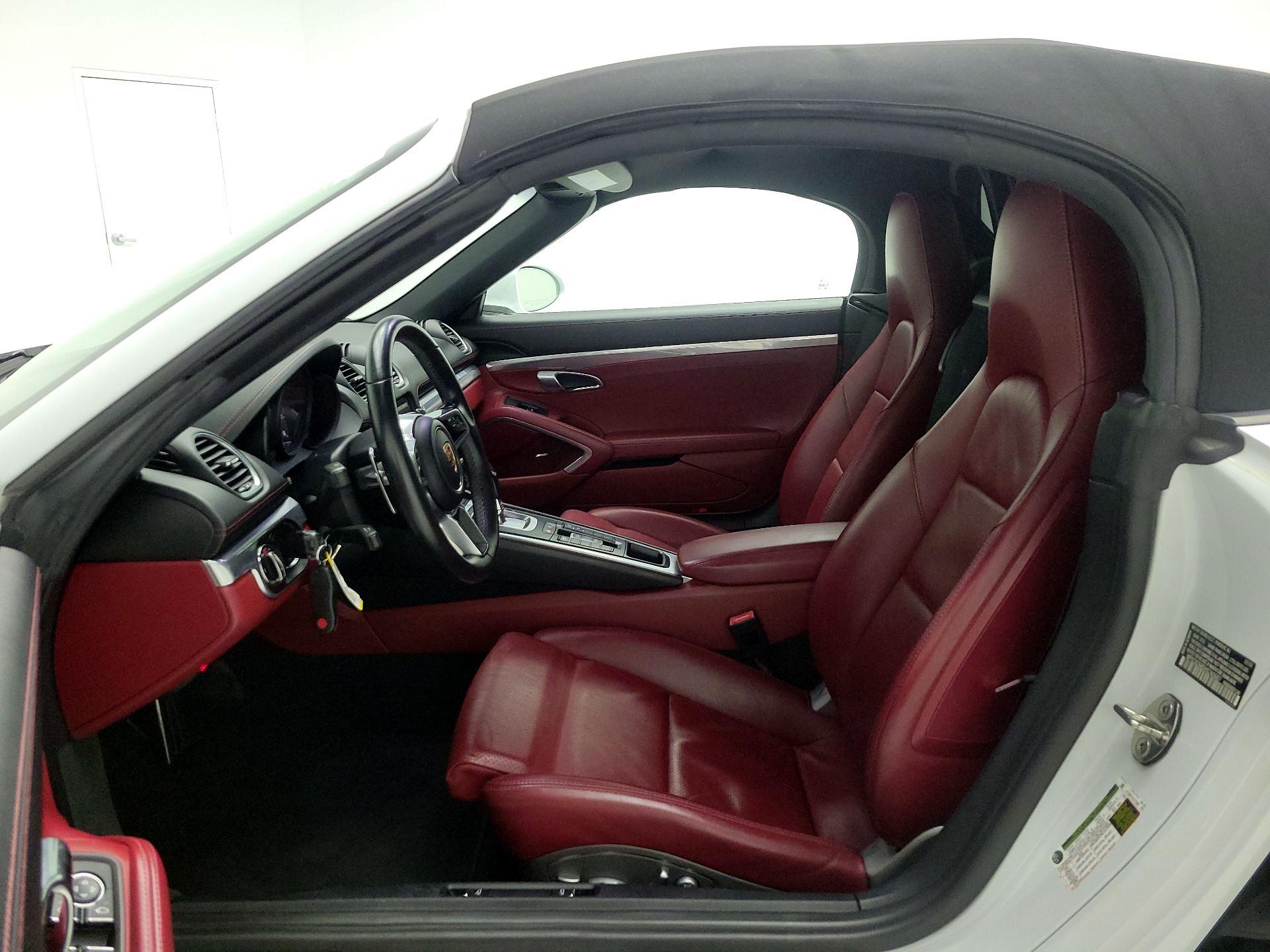 Thumbnail: 2017 Porsche 718 Boxster - 11