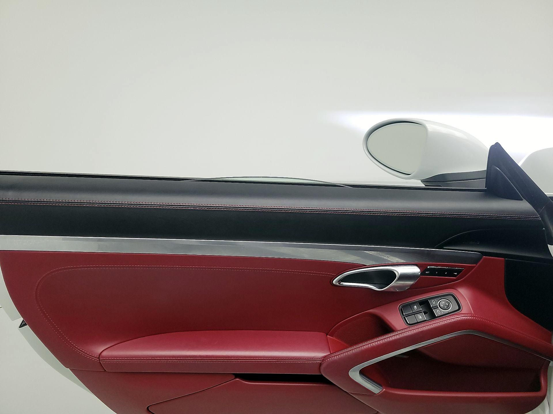 Thumbnail: 2017 Porsche 718 Boxster - 12