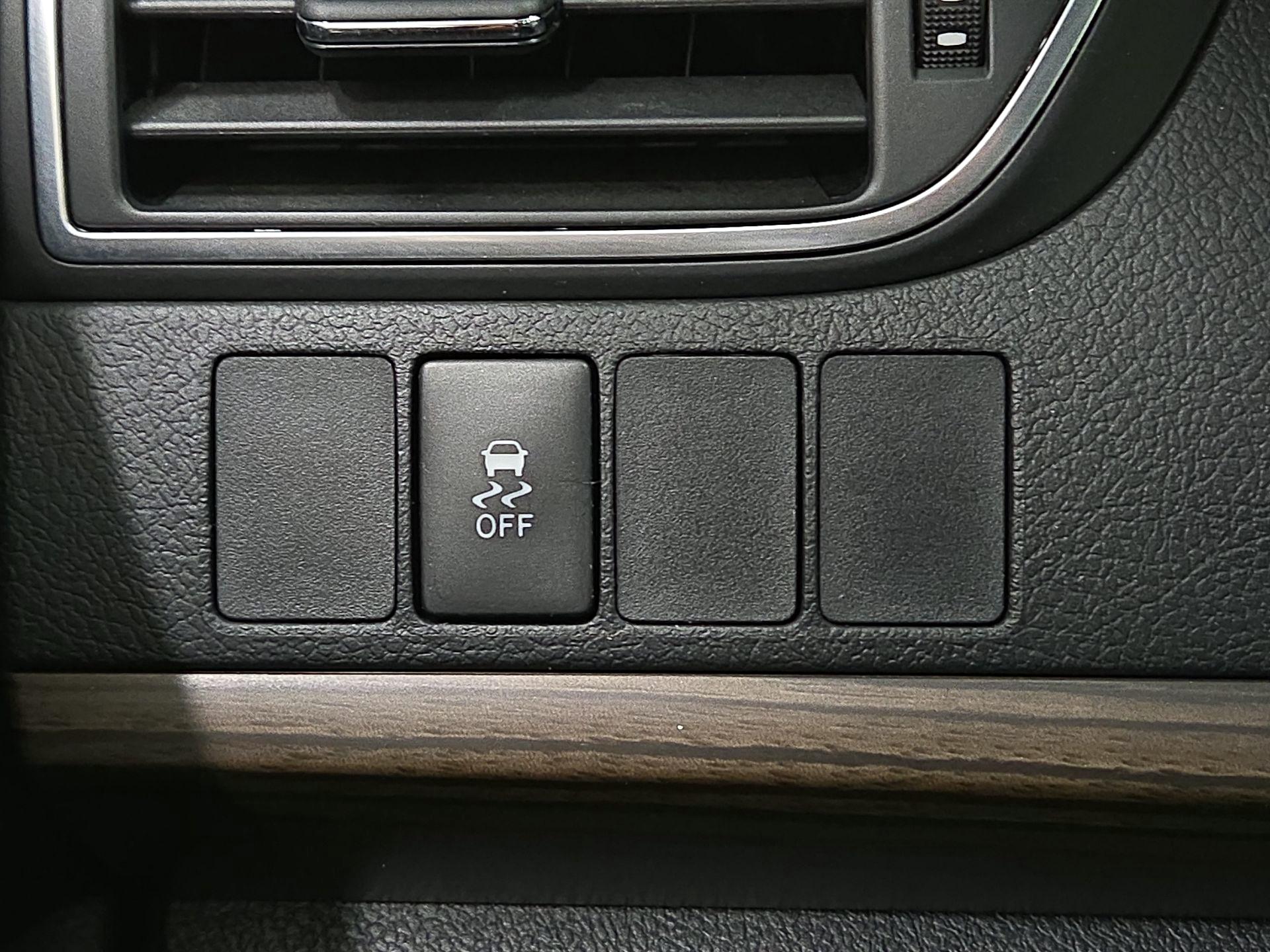 Thumbnail: 2016 Toyota Camry - 13