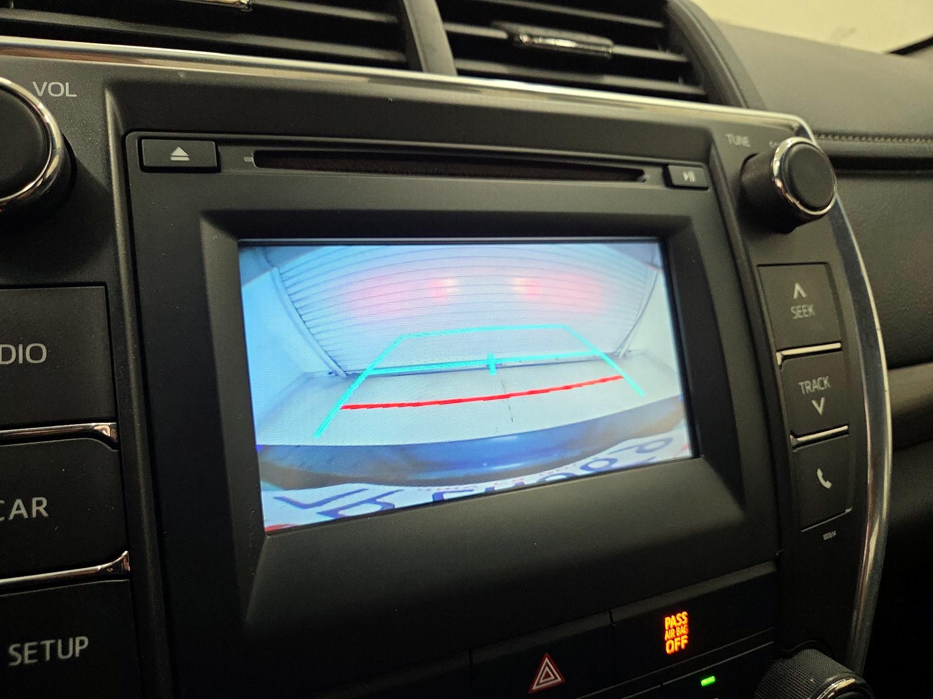 Thumbnail: 2016 Toyota Camry - 14