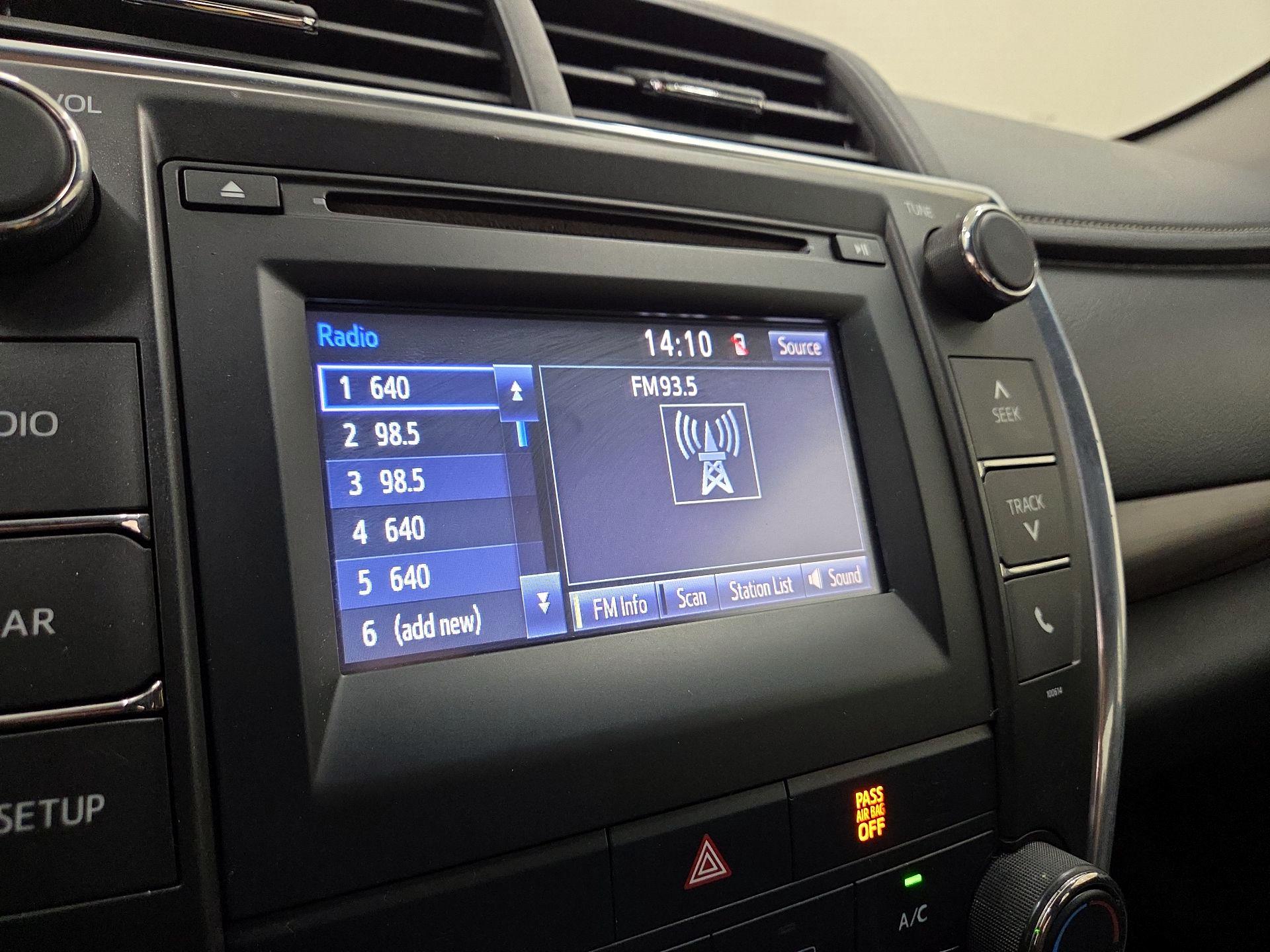 Thumbnail: 2016 Toyota Camry - 15