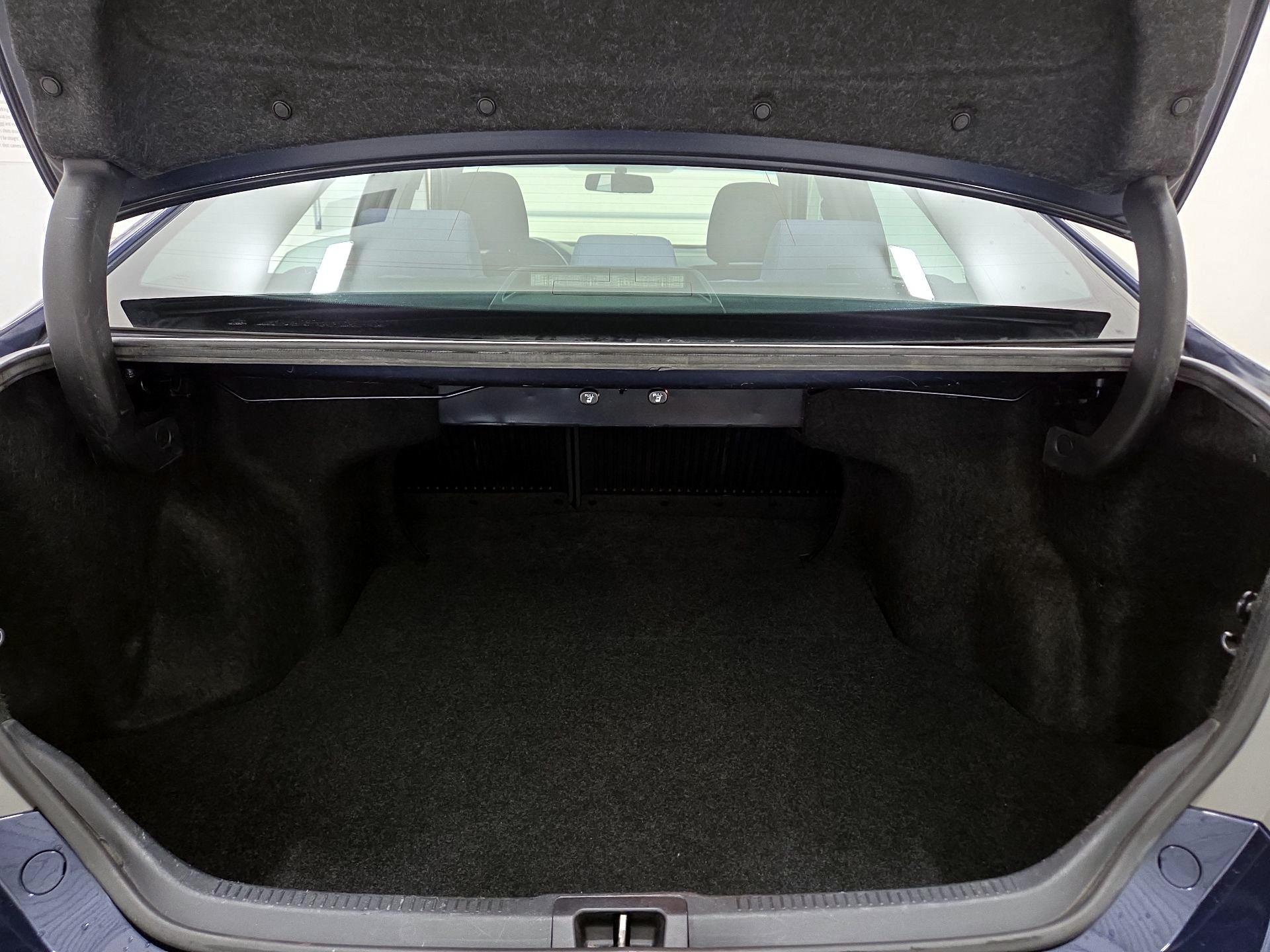 Thumbnail: 2016 Toyota Camry - 20