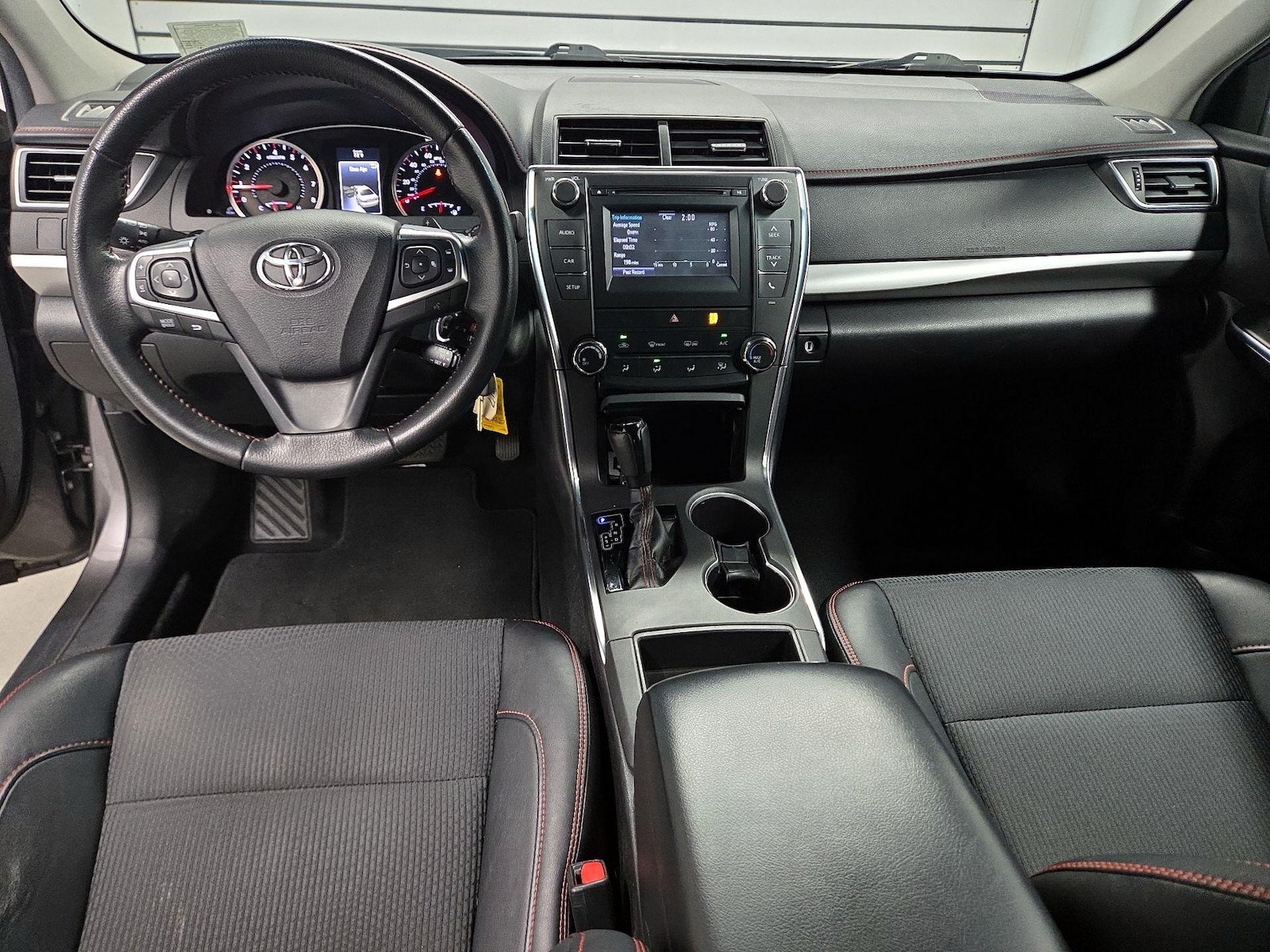 2017 Toyota Camry SE - Photo 12
