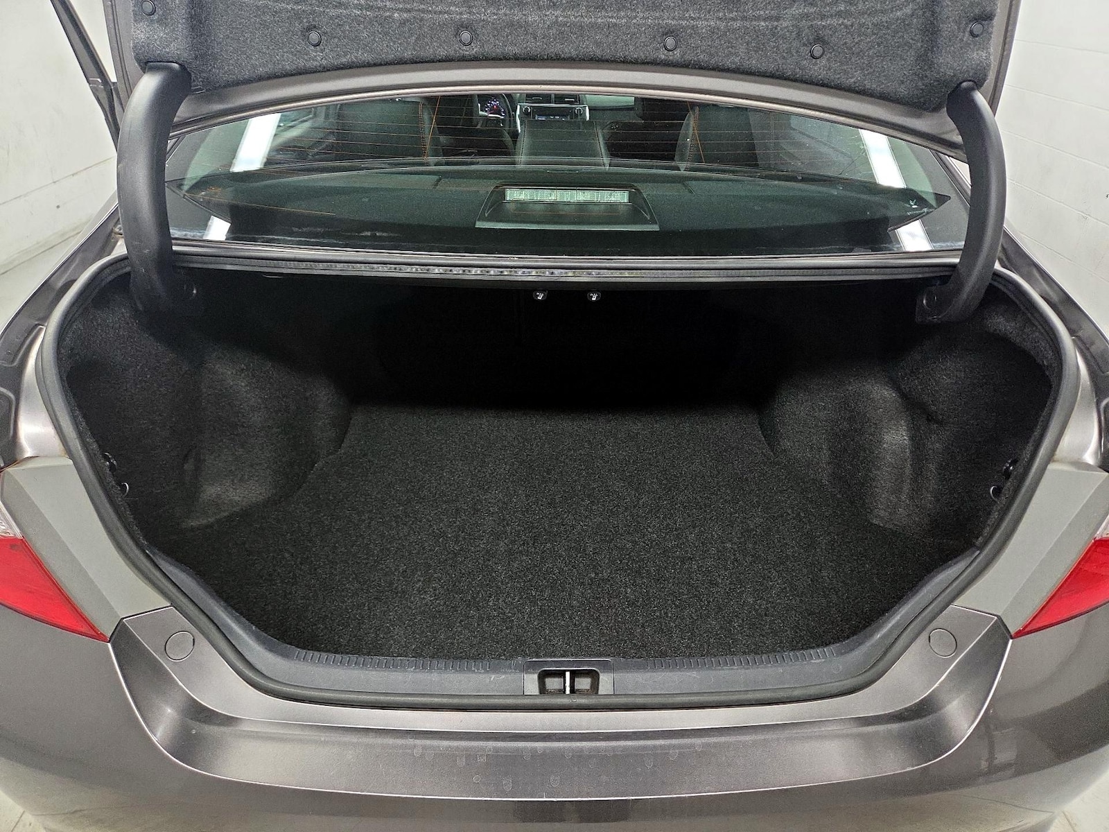 2017 Toyota Camry SE - Photo 22