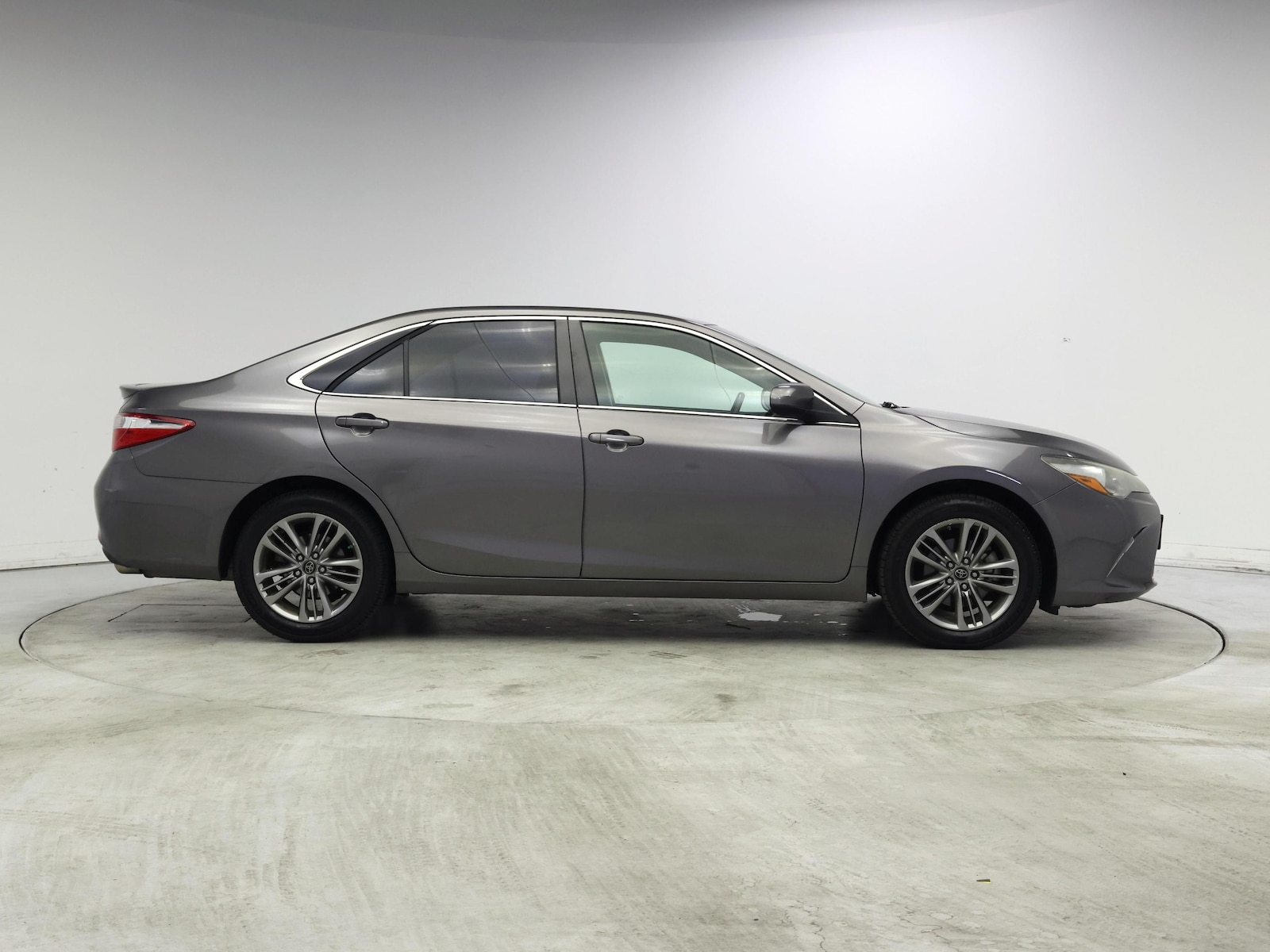 2017 Toyota Camry SE - Photo 8