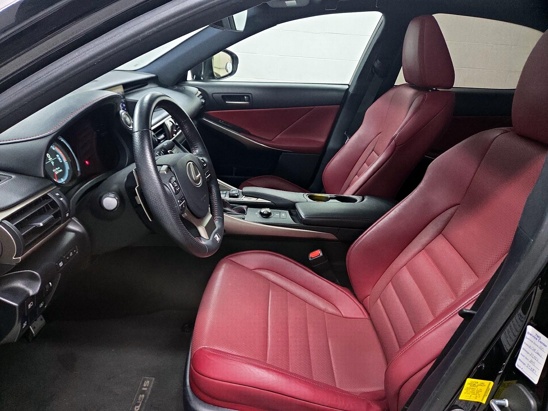 Thumbnail: 2019 Lexus IS - 11