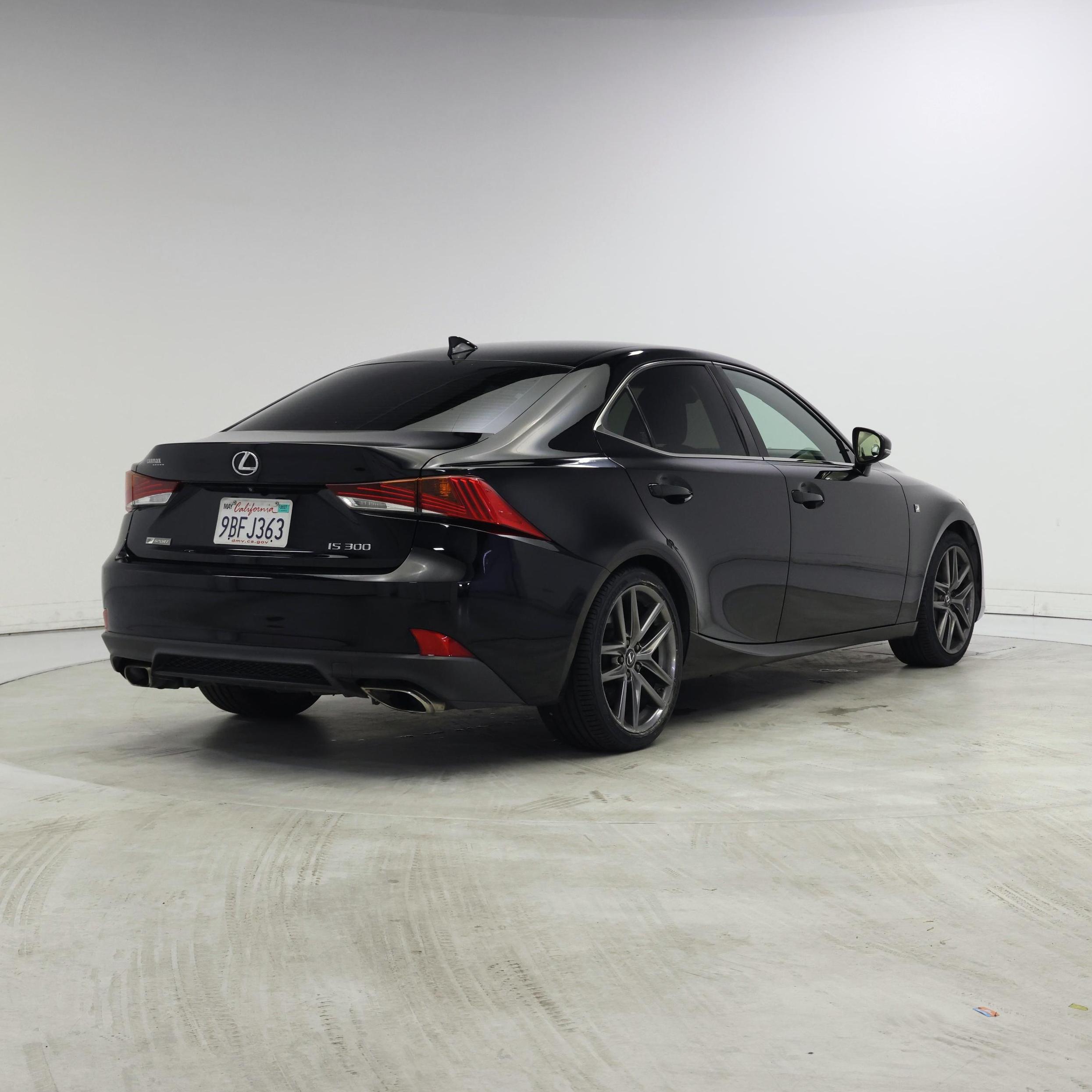 Thumbnail: 2019 Lexus IS - 8