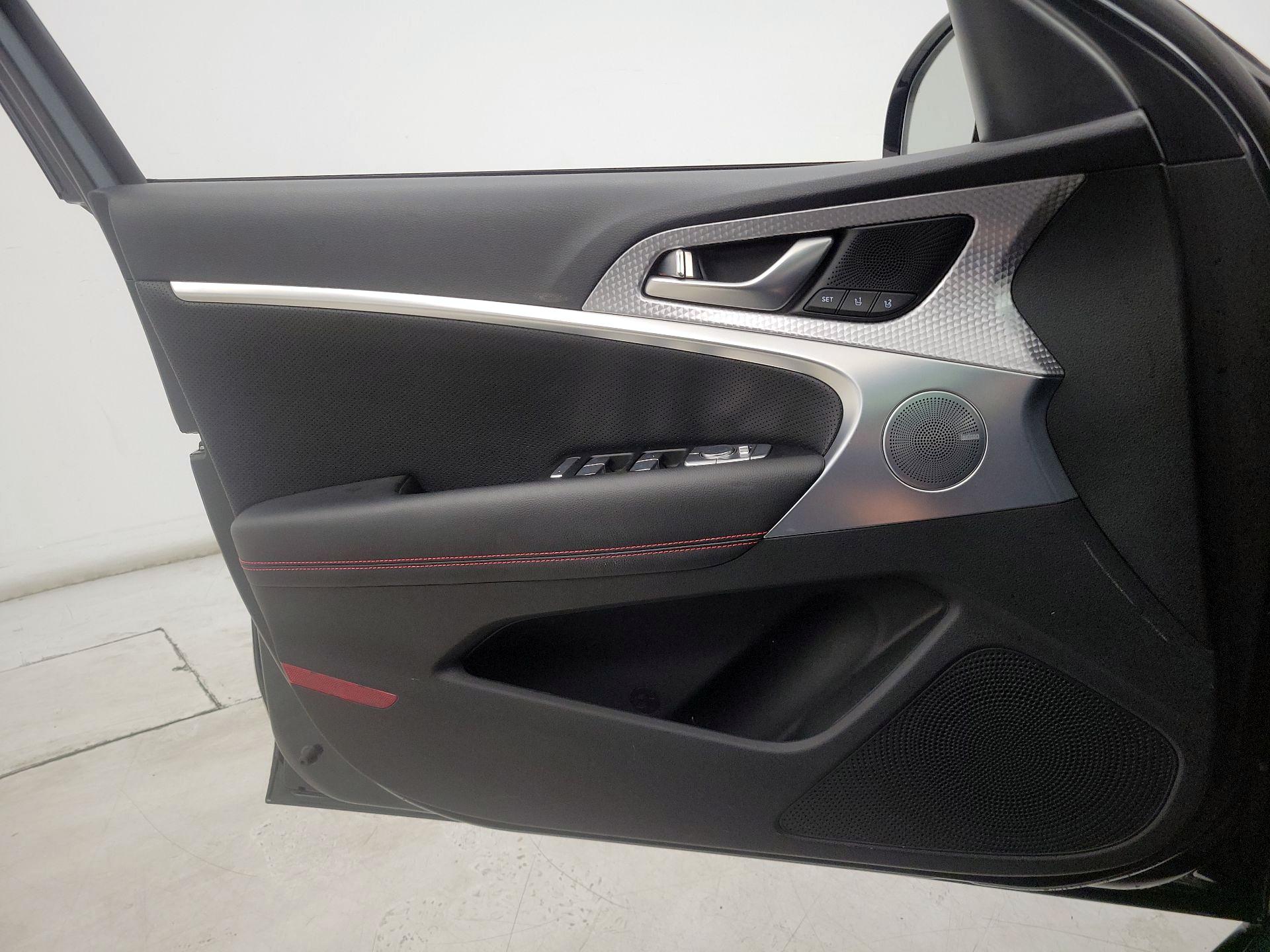 Thumbnail: 2023 Genesis G70 - 12