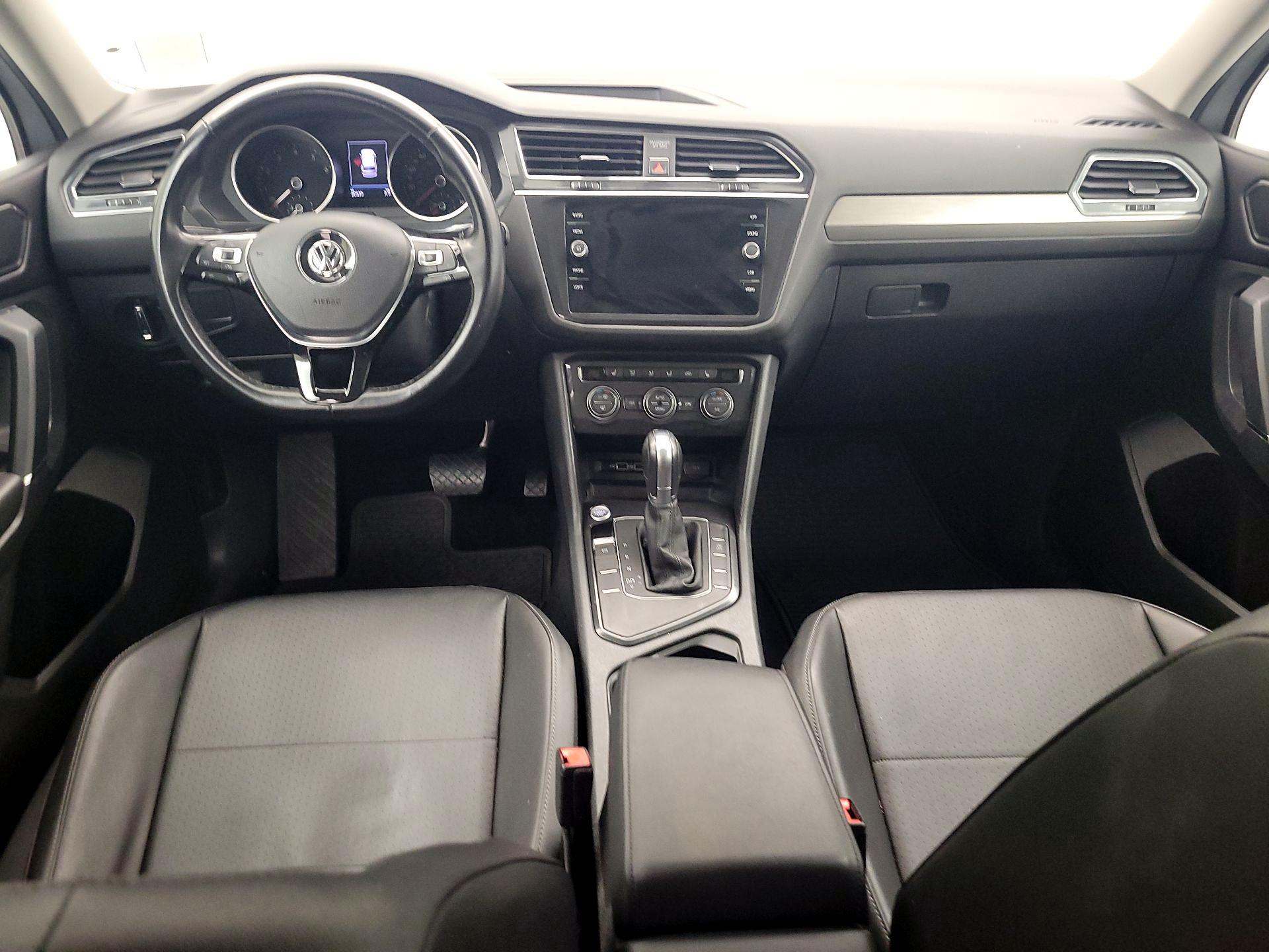Thumbnail: 2018 Volkswagen Tiguan - 9