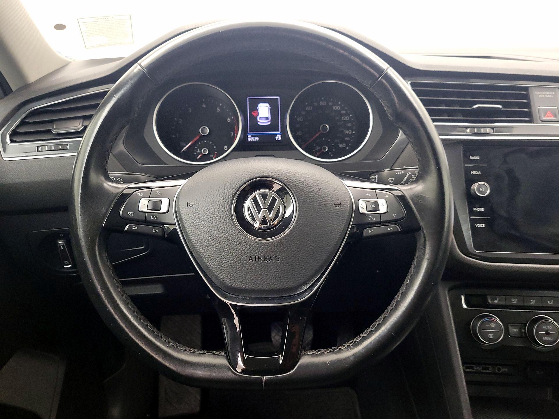 Thumbnail: 2018 Volkswagen Tiguan - 10