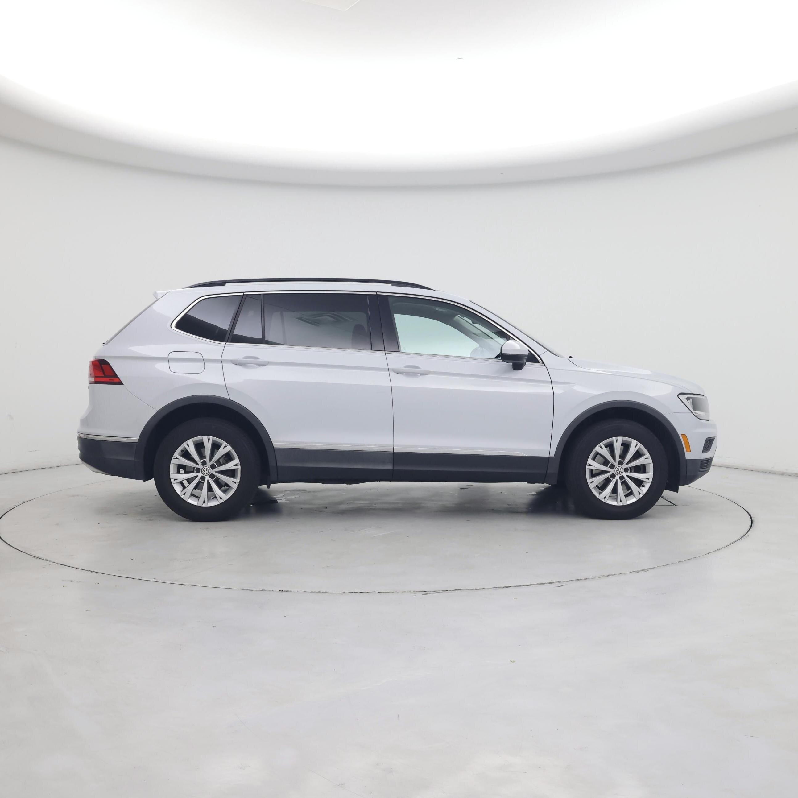 Thumbnail: 2018 Volkswagen Tiguan - 7