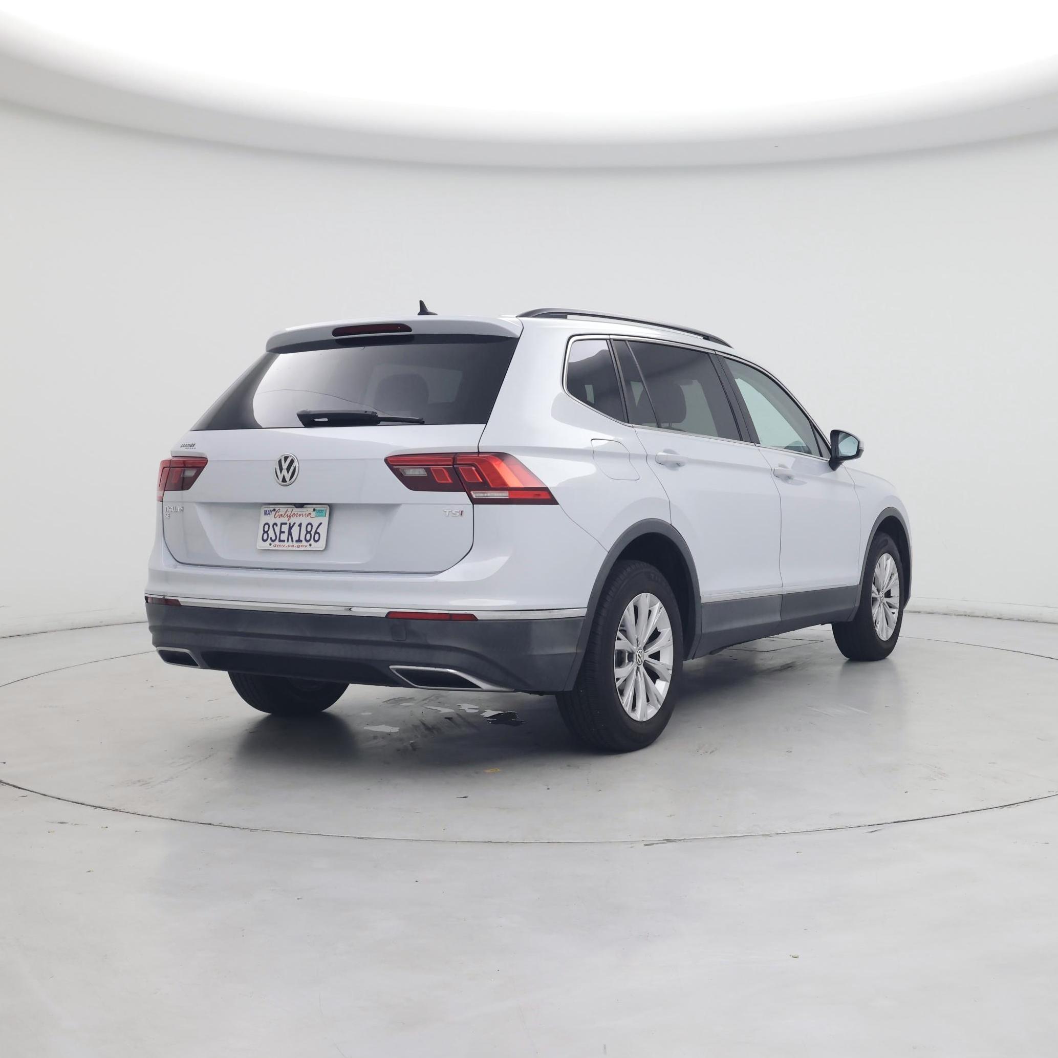 Thumbnail: 2018 Volkswagen Tiguan - 8