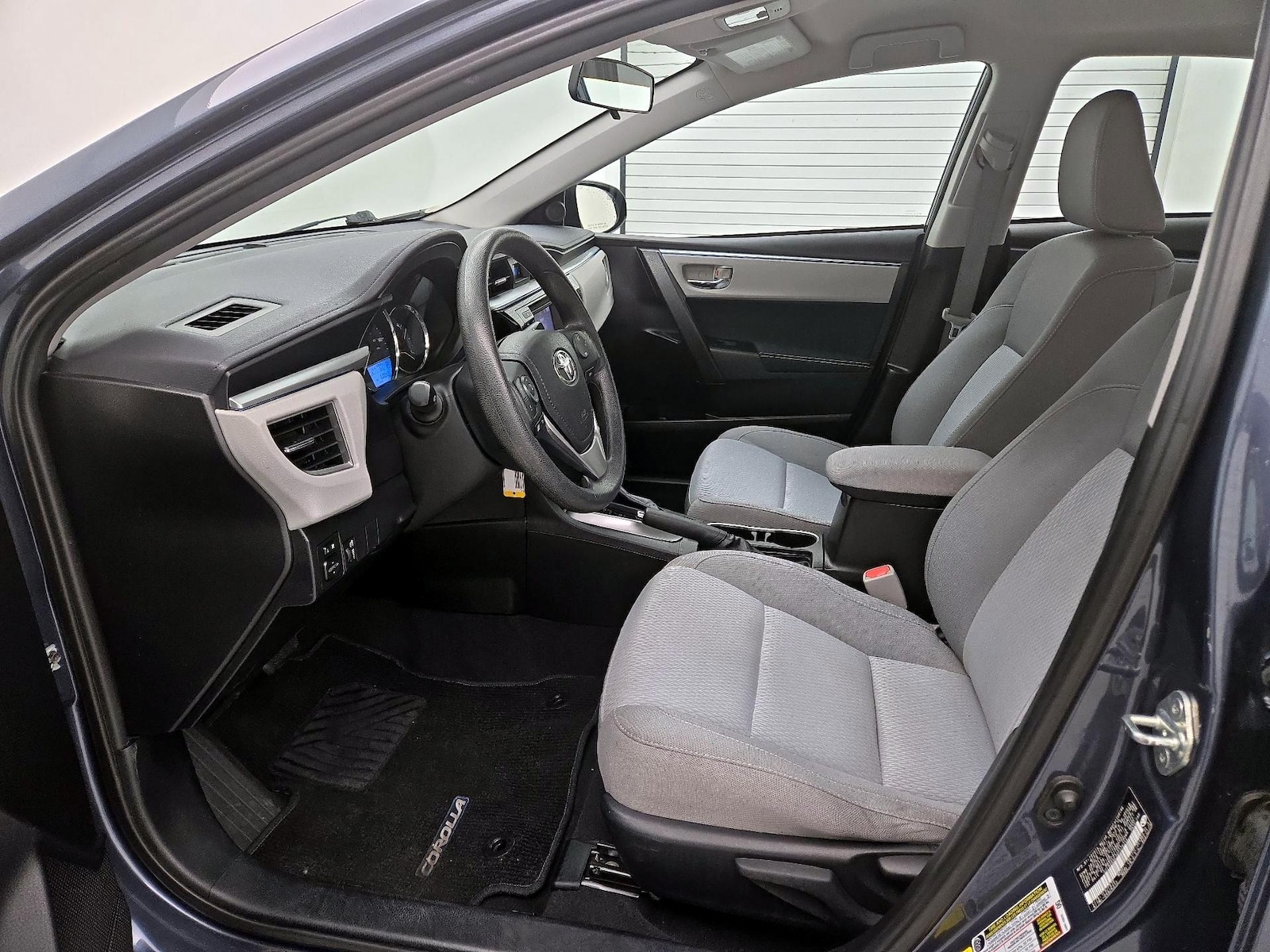 2016 Toyota Corolla LE - Photo 12