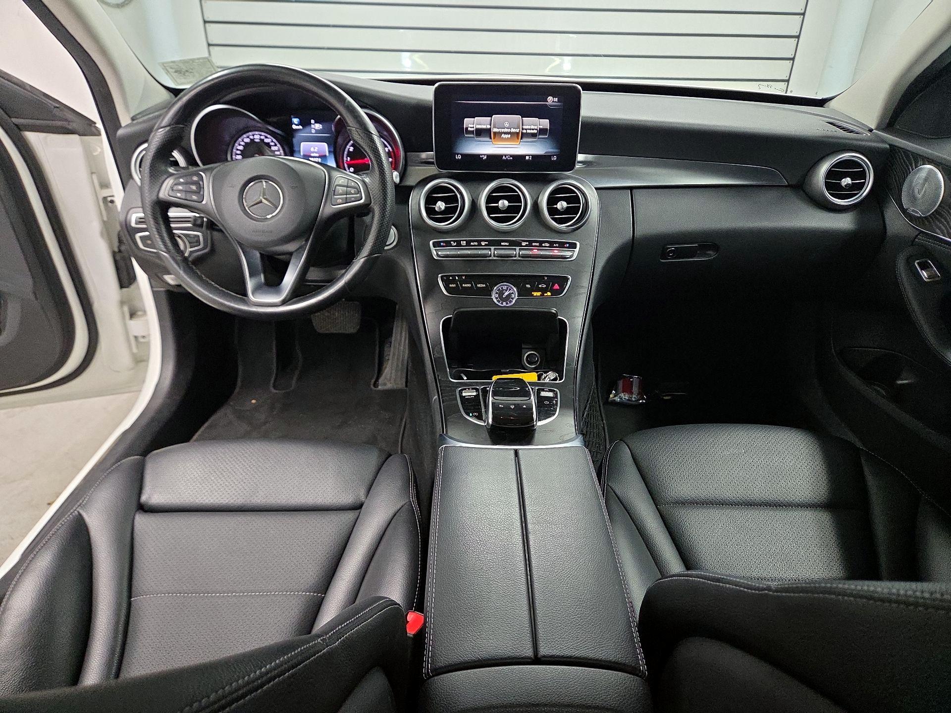 Thumbnail: 2015 Mercedes-Benz C-Class - 9