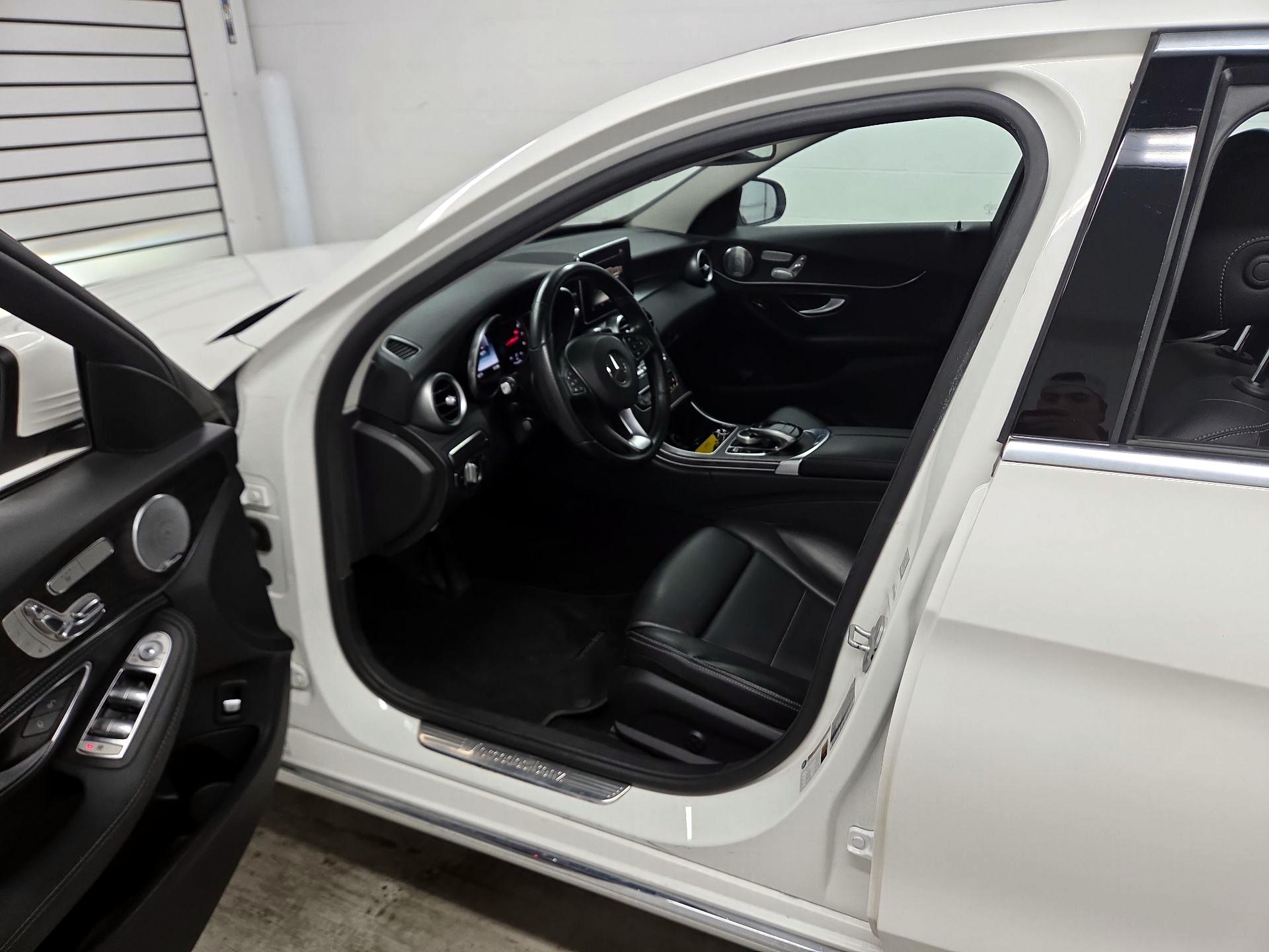 Thumbnail: 2015 Mercedes-Benz C-Class - 11