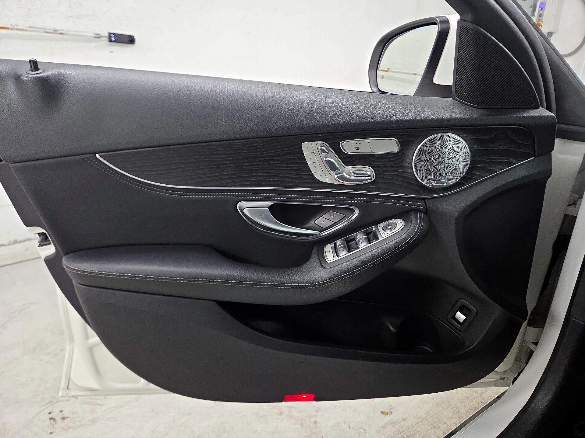 Thumbnail: 2015 Mercedes-Benz C-Class - 12