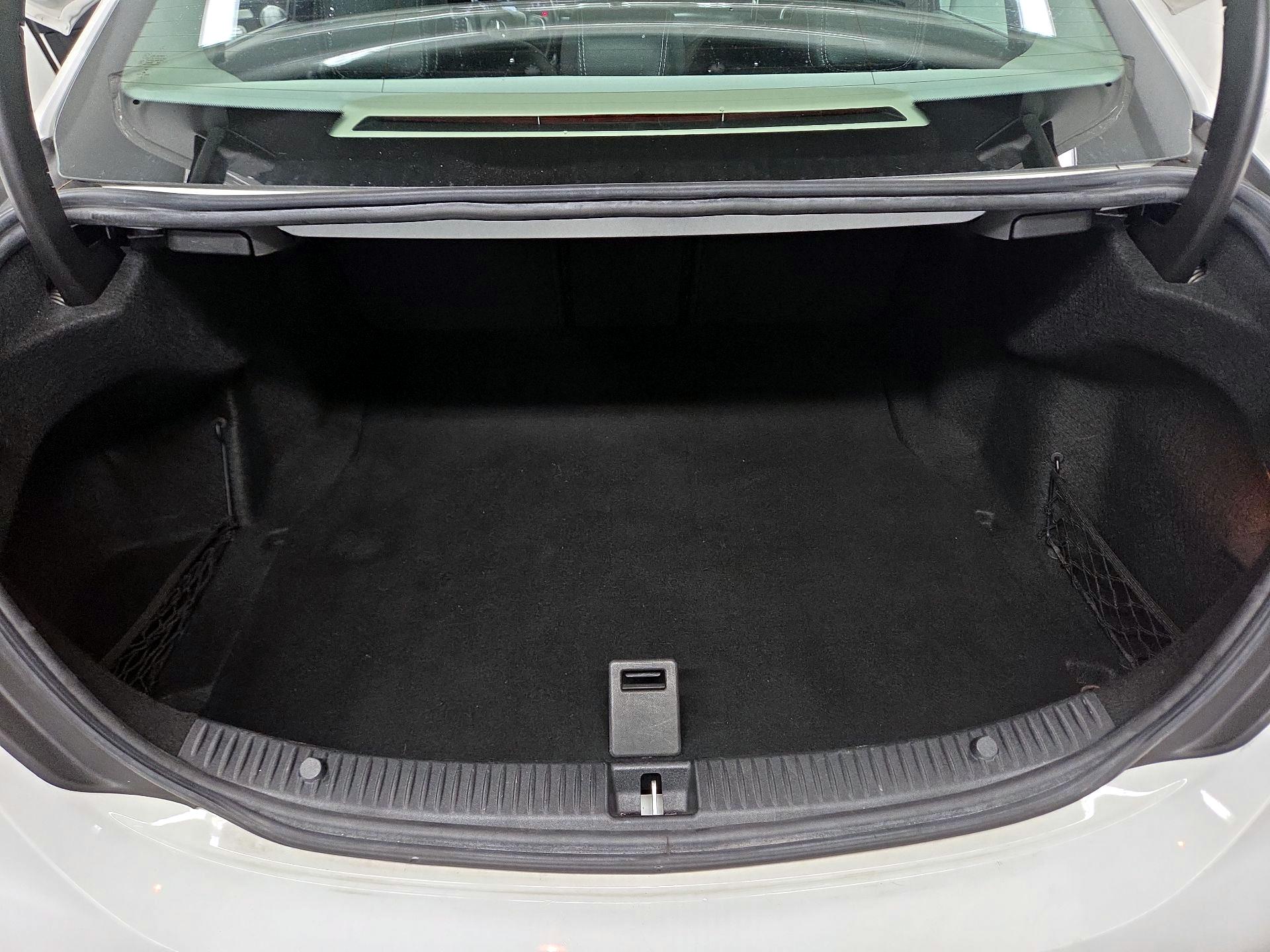 Thumbnail: 2015 Mercedes-Benz C-Class - 16