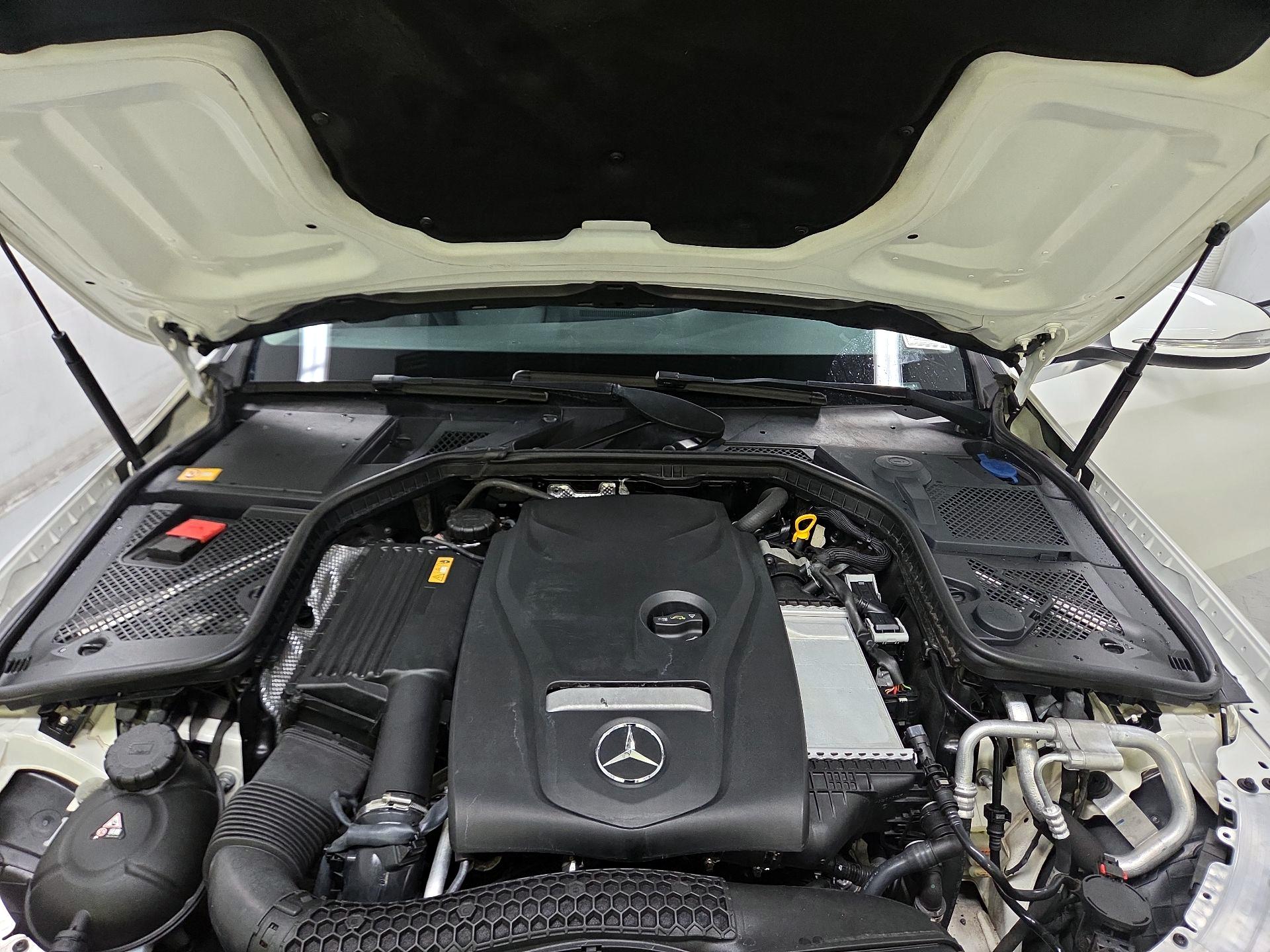 Thumbnail: 2015 Mercedes-Benz C-Class - 17