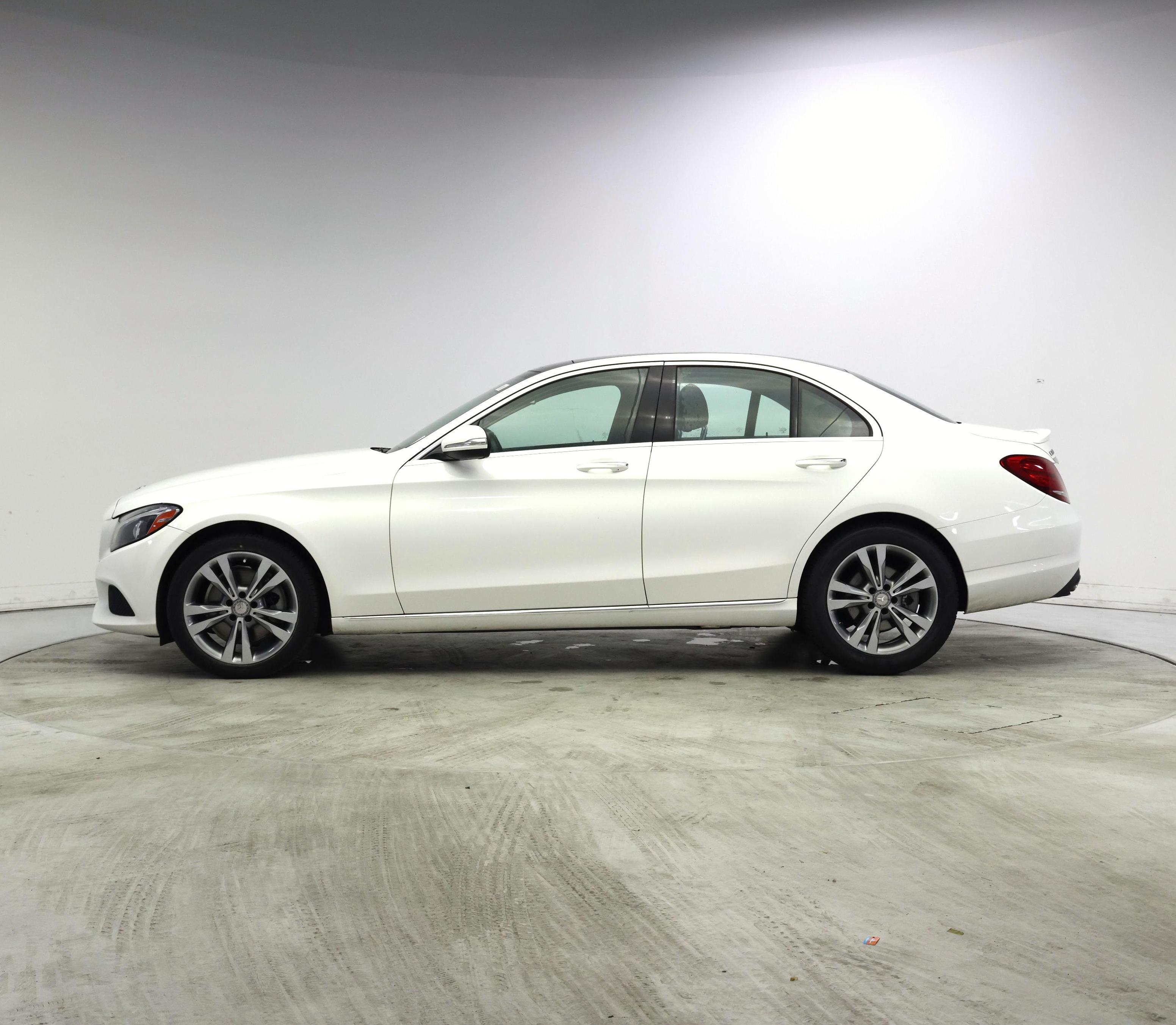 Thumbnail: 2015 Mercedes-Benz C-Class - 3
