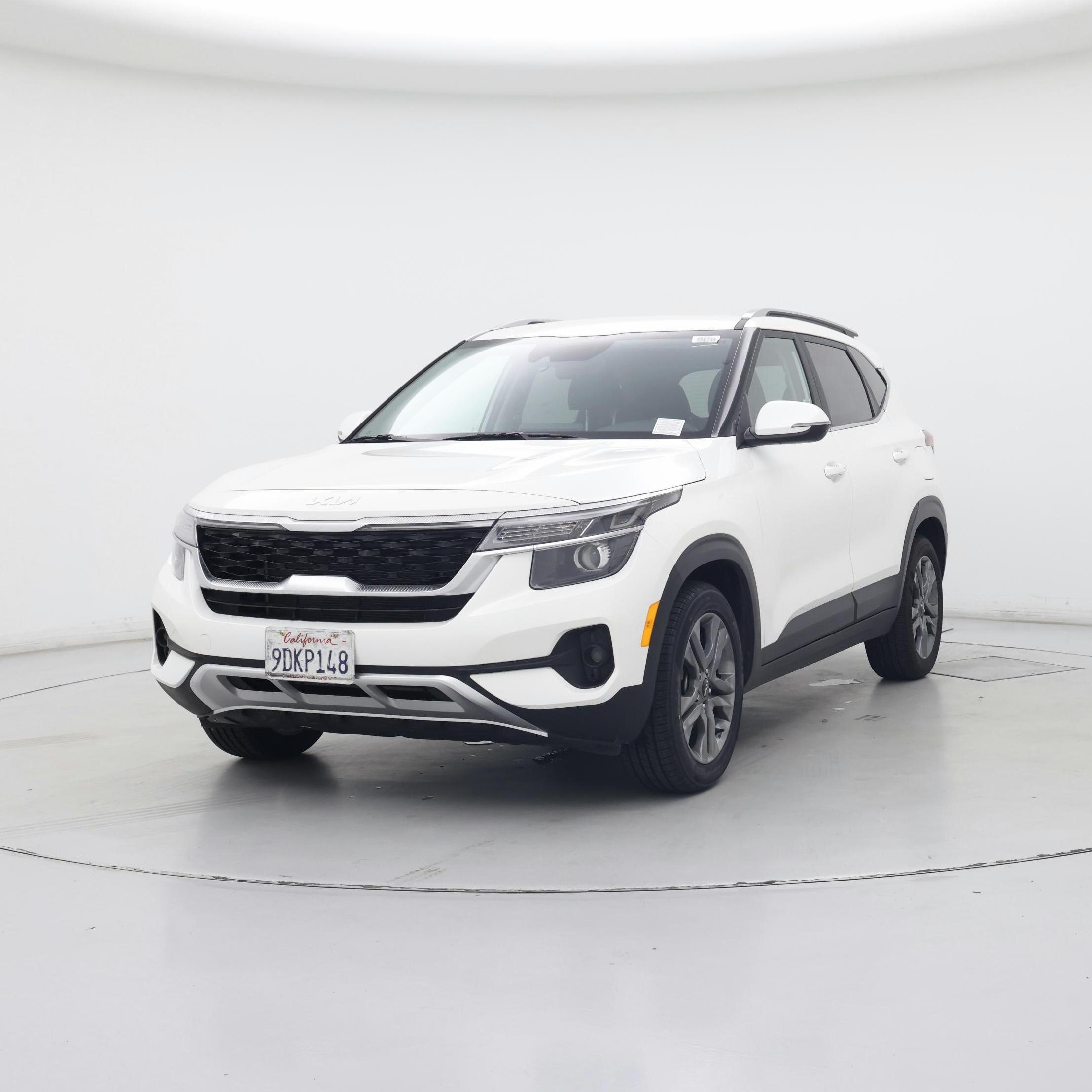 Thumbnail: 2023 Kia Seltos - 4