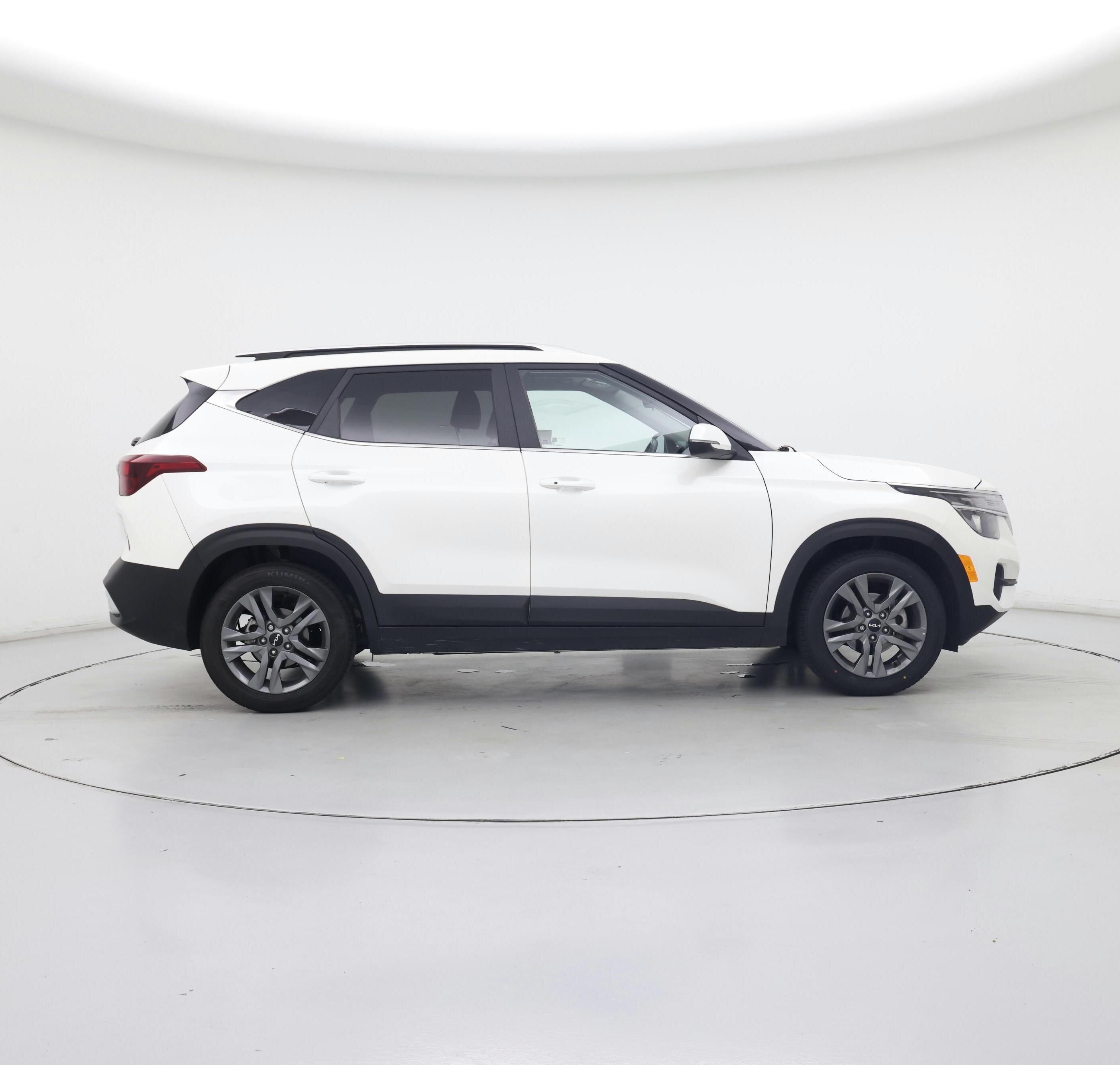 Thumbnail: 2023 Kia Seltos - 7