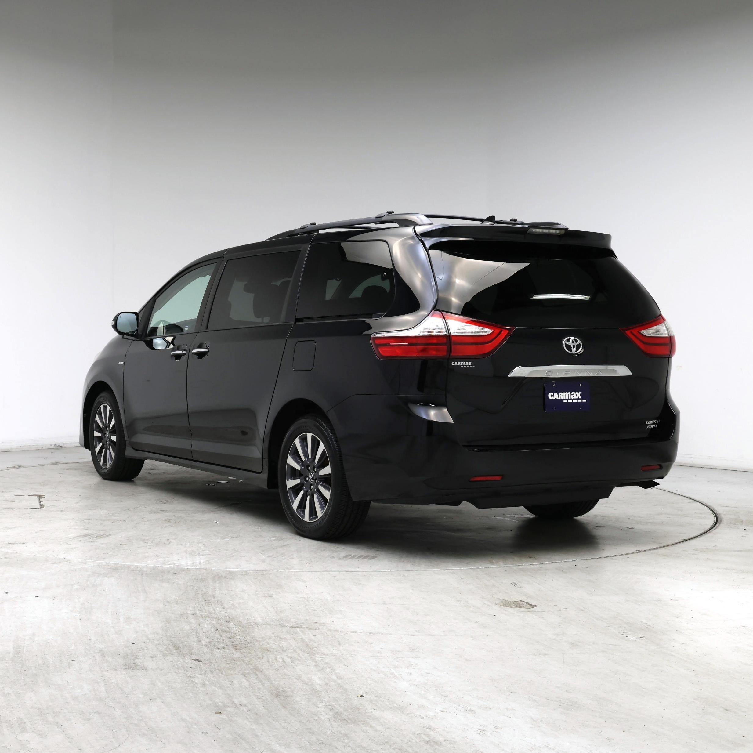 Thumbnail: 2018 Toyota Sienna - 2
