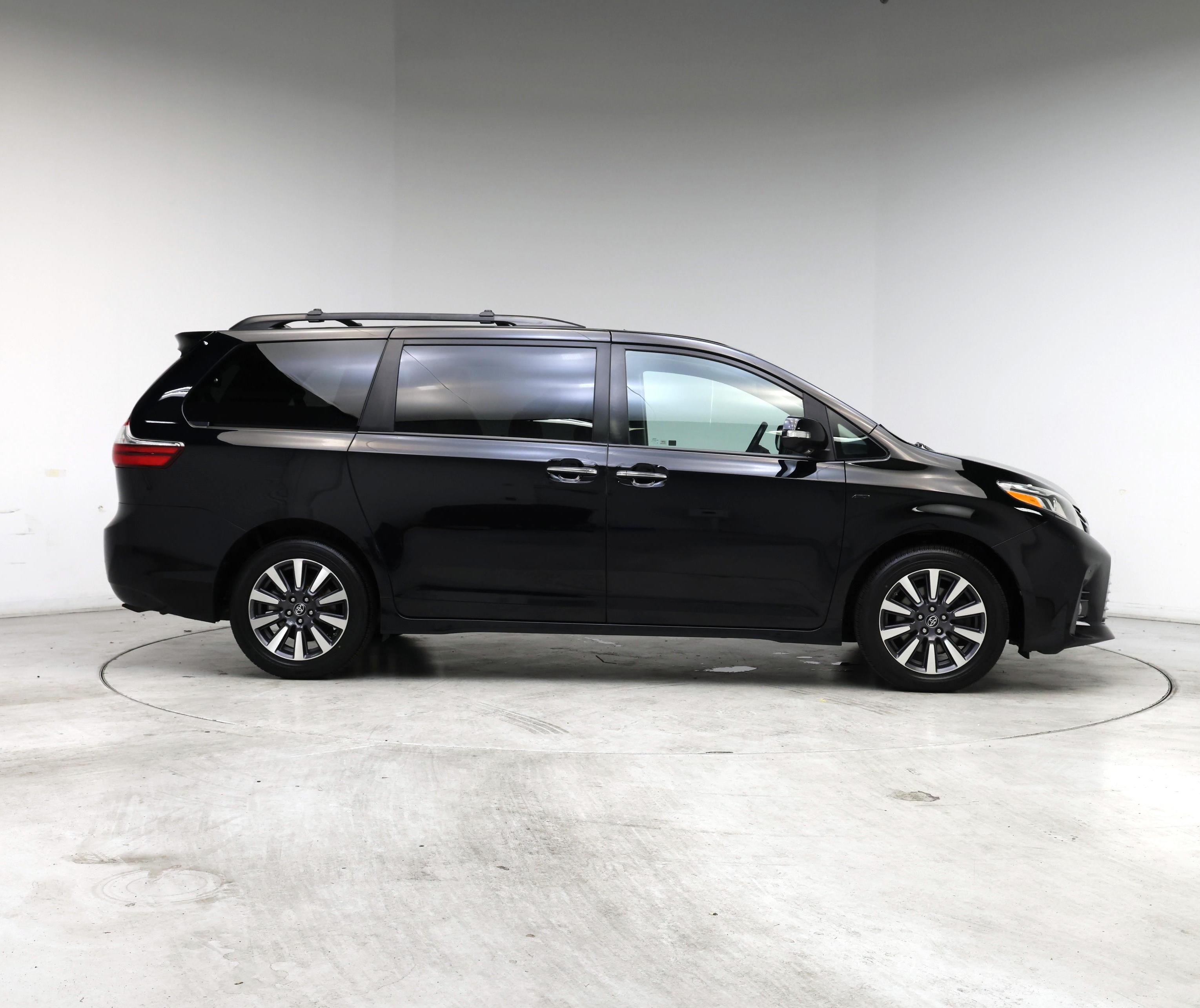 Thumbnail: 2018 Toyota Sienna - 7