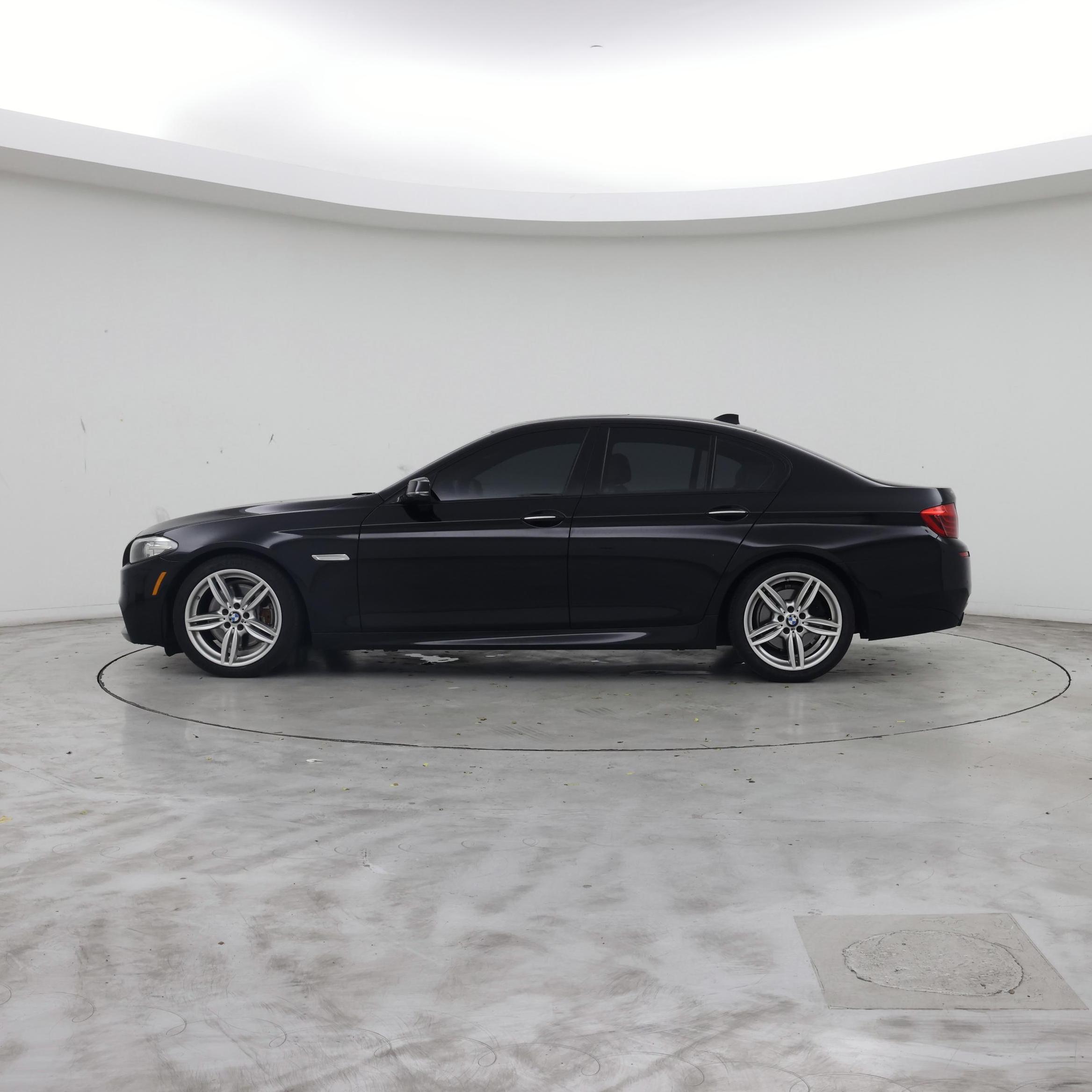 Thumbnail: 2016 BMW 5 Series - 3