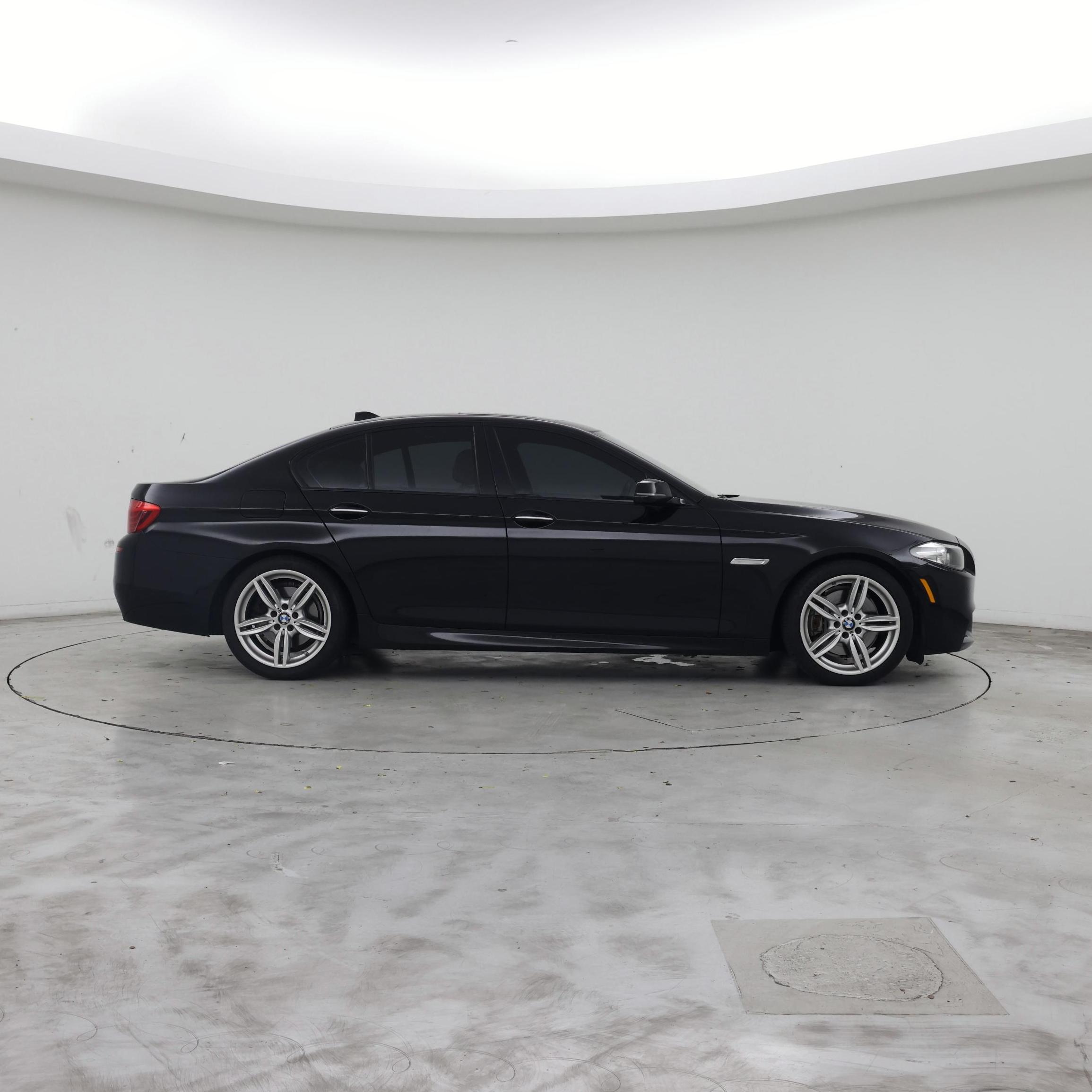 Thumbnail: 2016 BMW 5 Series - 7