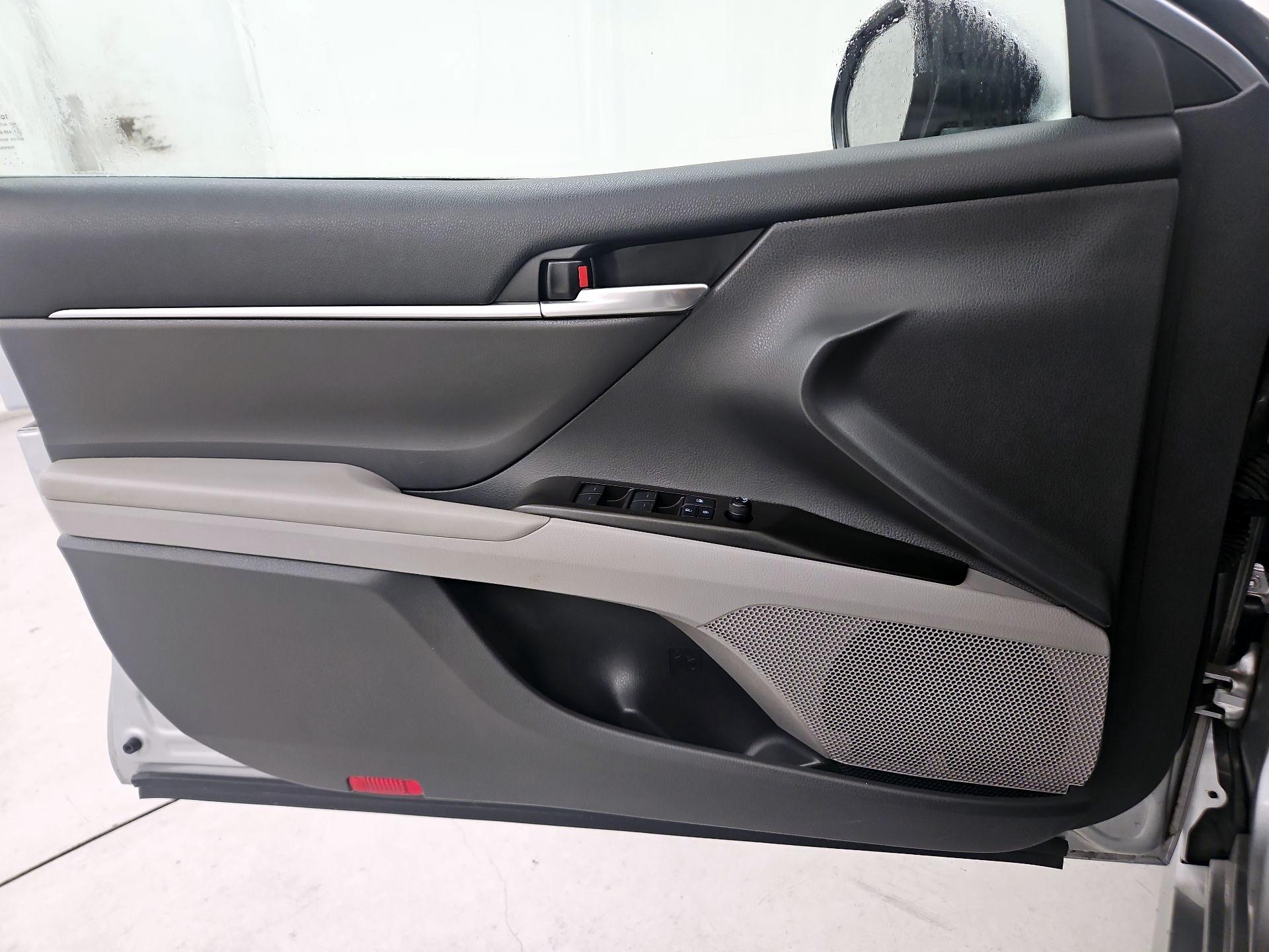 Thumbnail: 2021 Toyota Camry - 12