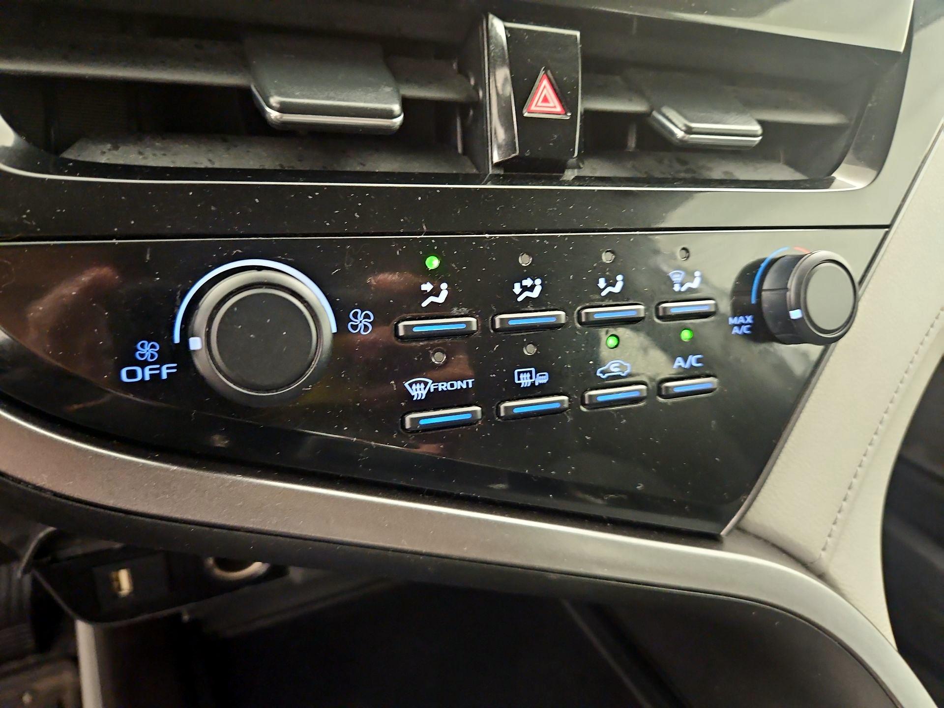 Thumbnail: 2021 Toyota Camry - 16