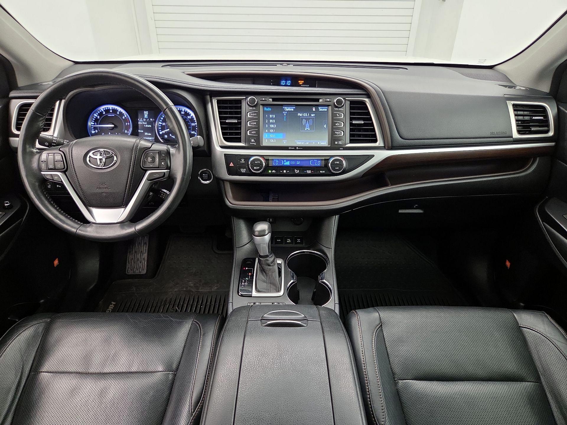Thumbnail: 2015 Toyota Highlander - 9