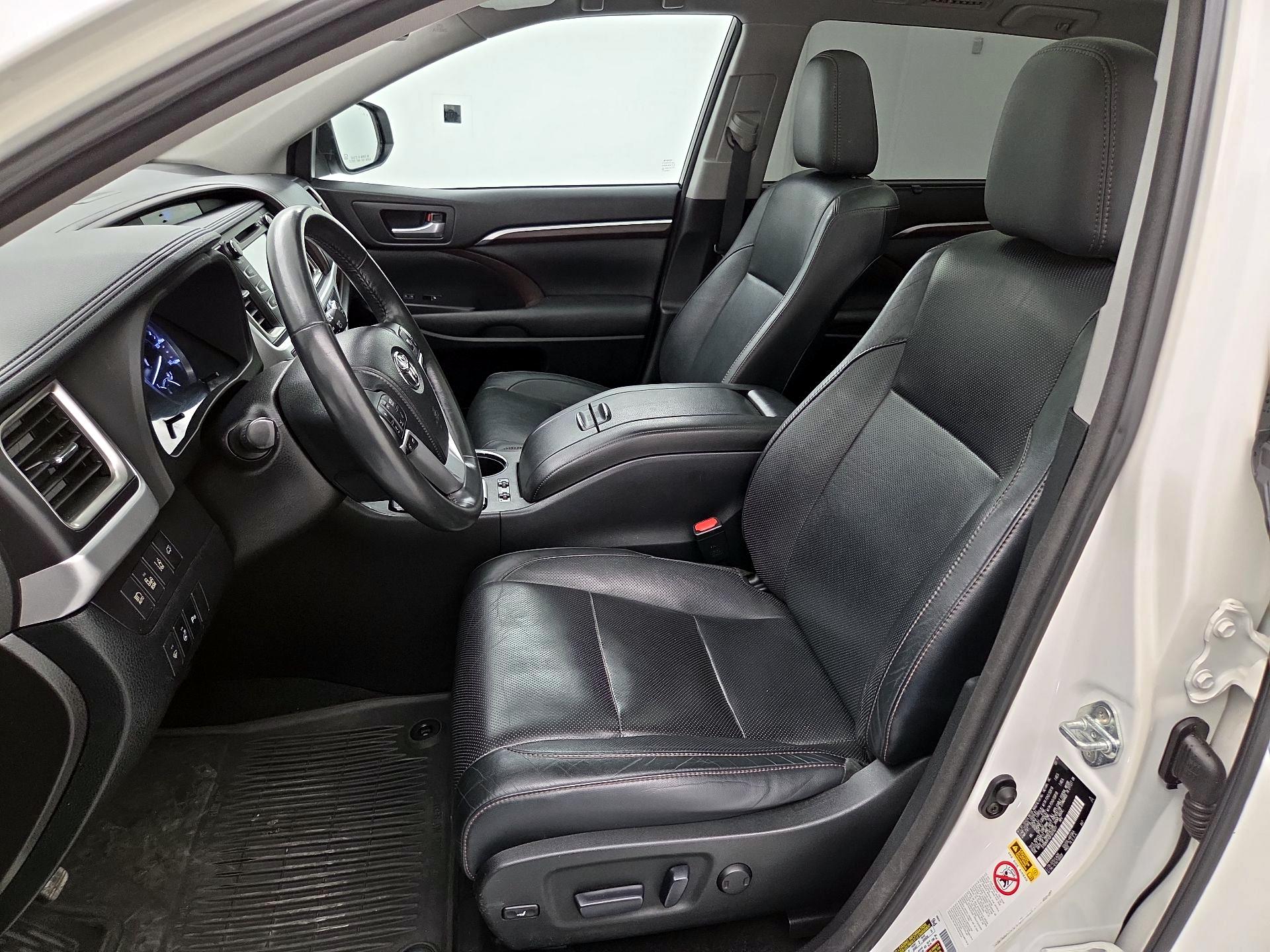 Thumbnail: 2015 Toyota Highlander - 11