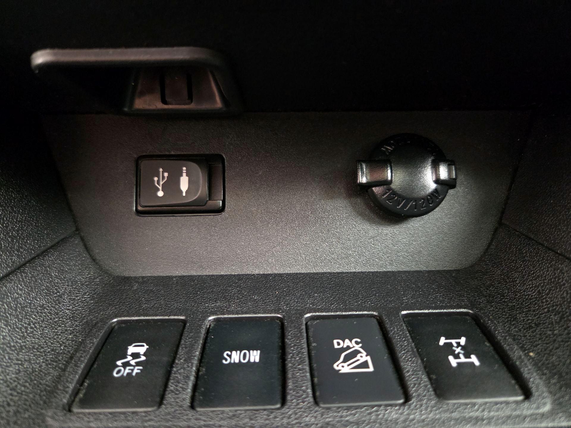 Thumbnail: 2015 Toyota Highlander - 18