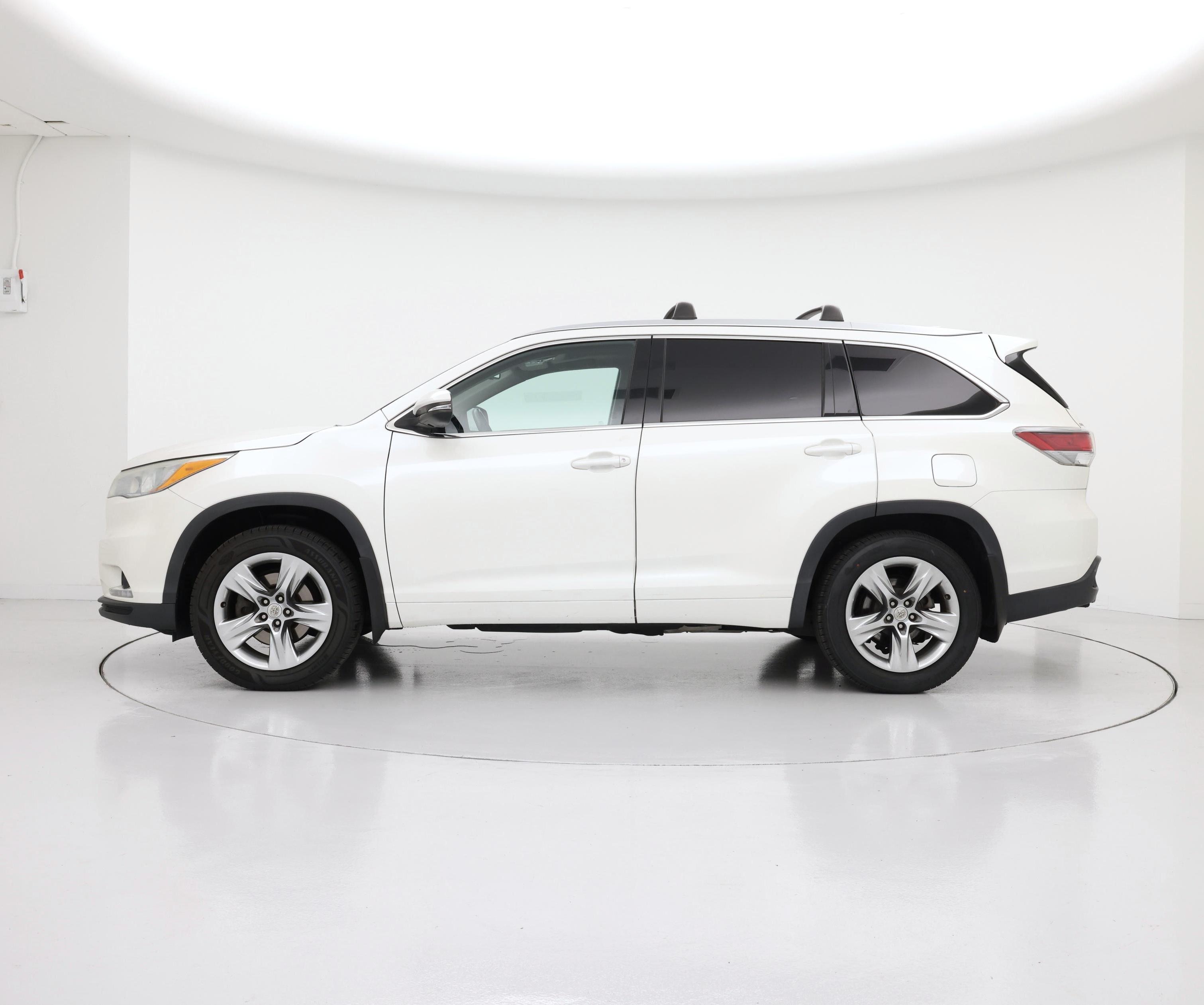 Thumbnail: 2015 Toyota Highlander - 3