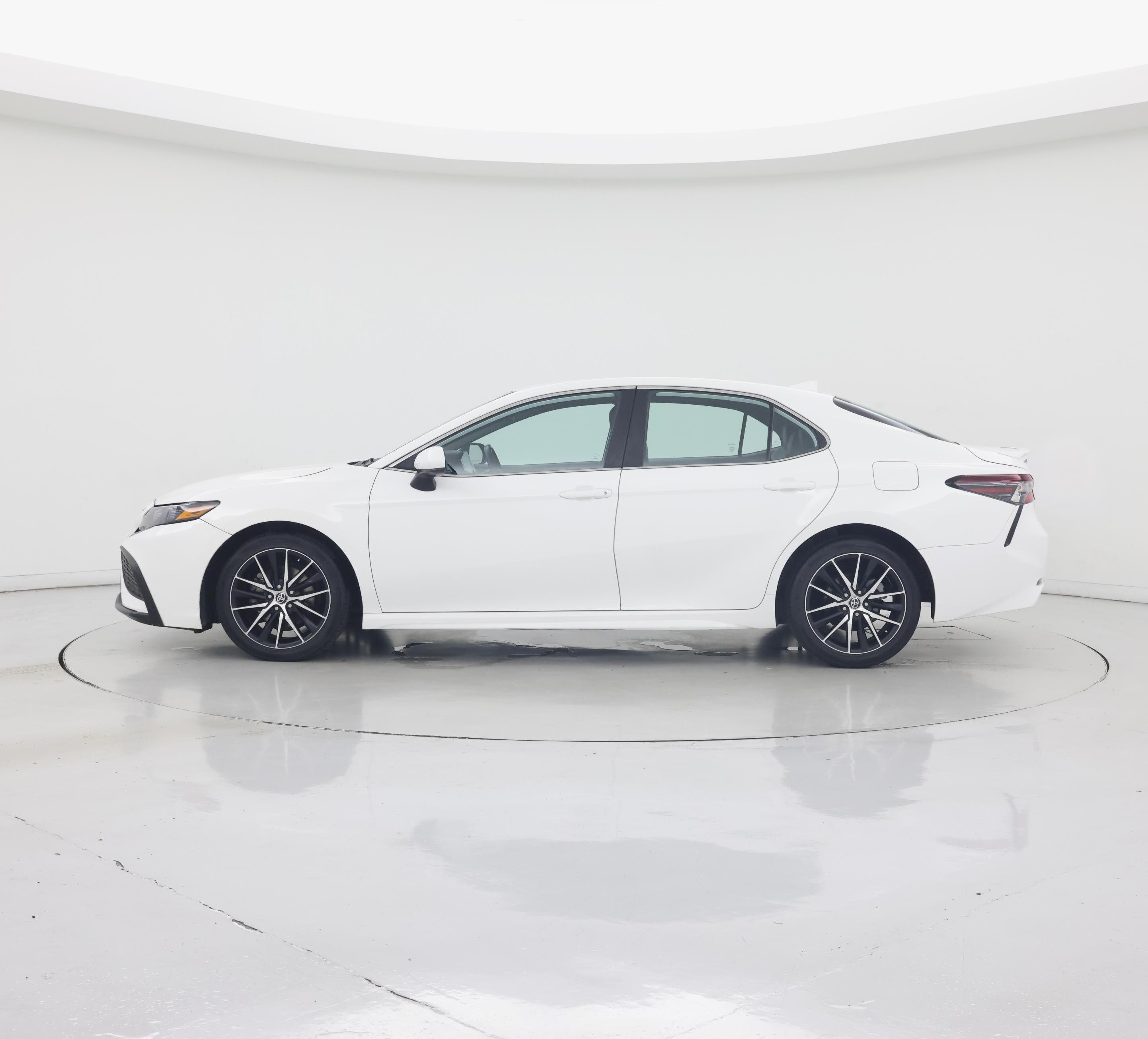 Thumbnail: 2021 Toyota Camry - 3