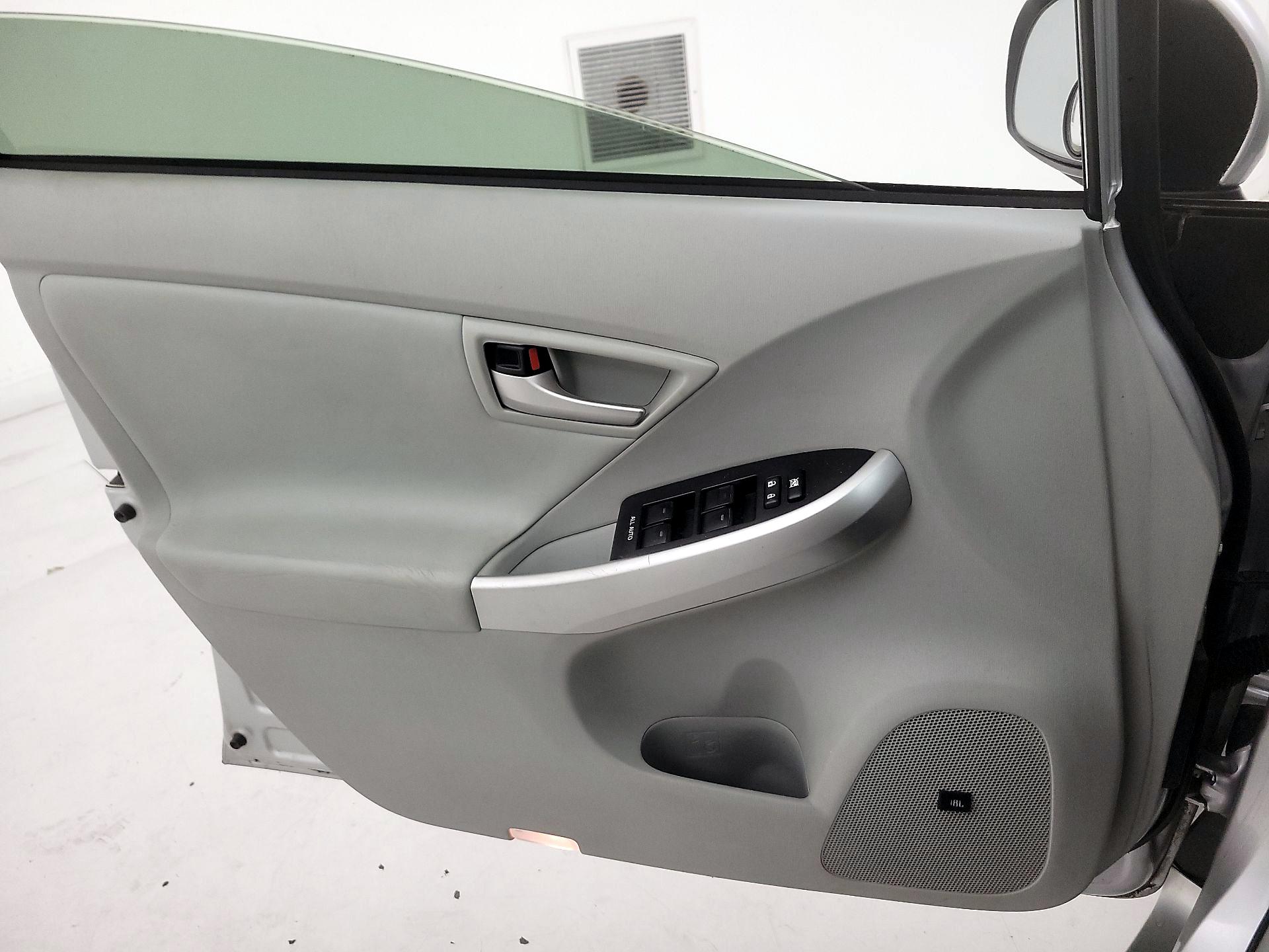 Thumbnail: 2015 Toyota Prius - 10