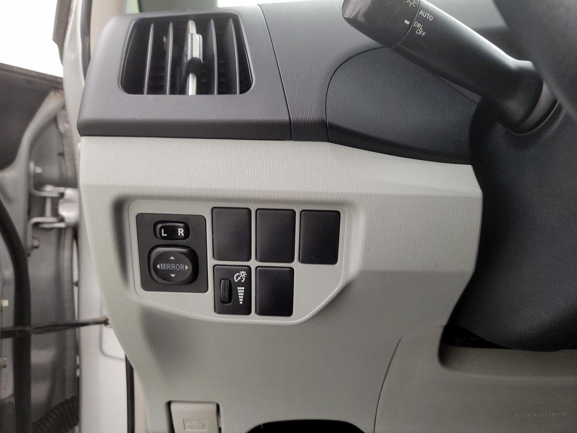 Thumbnail: 2015 Toyota Prius - 11