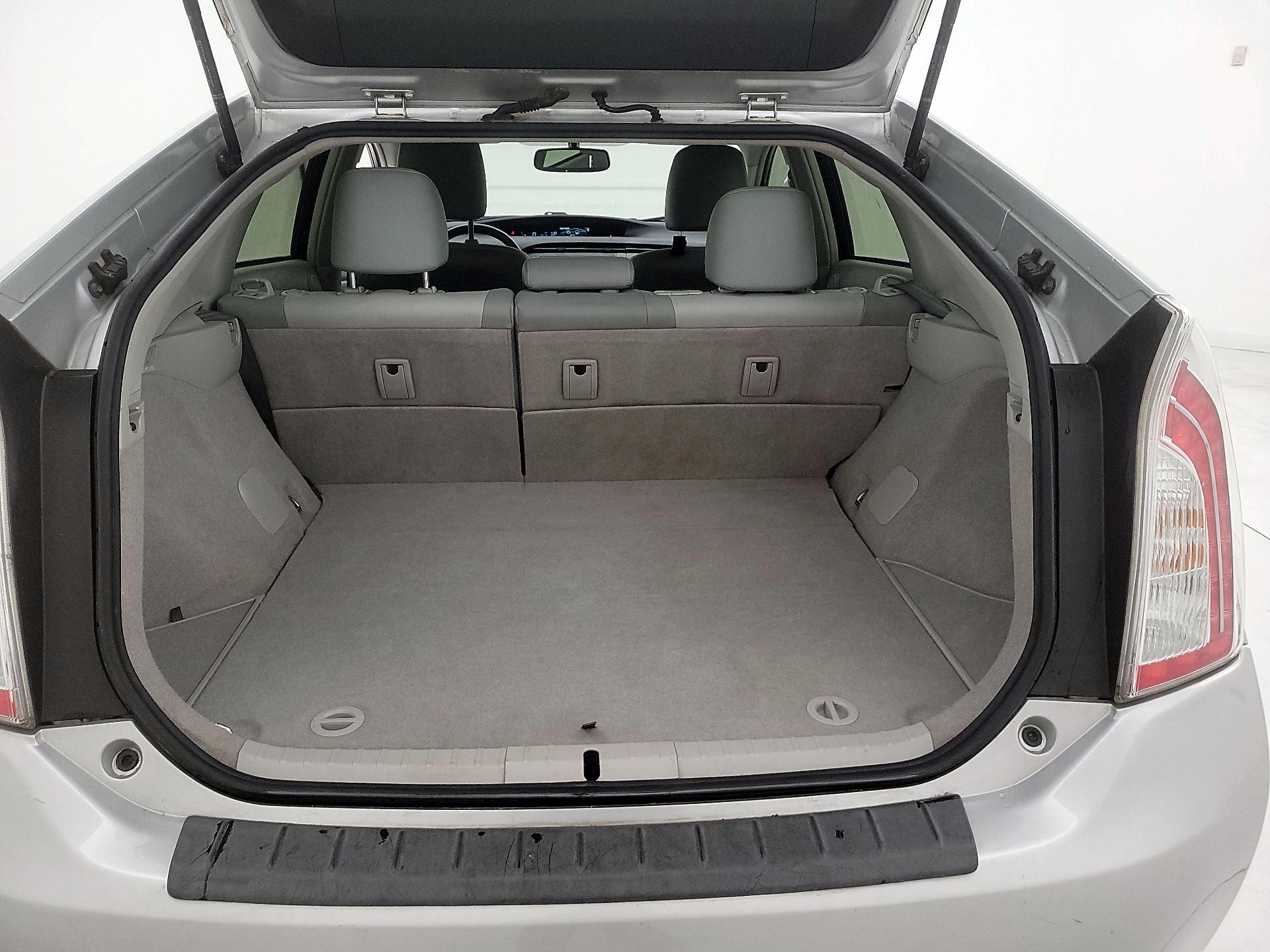 Thumbnail: 2015 Toyota Prius - 17